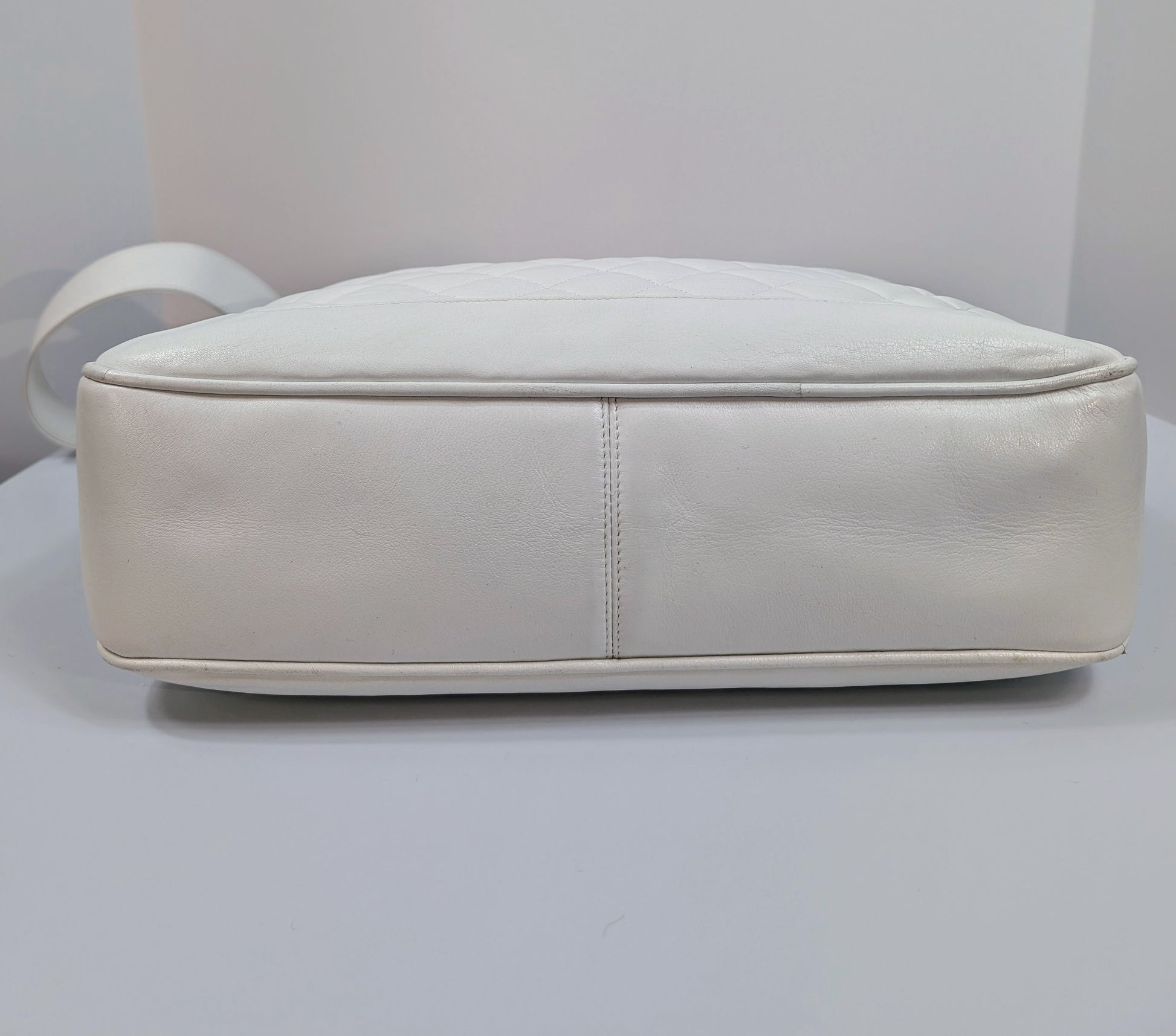 Chanel Rare Vintage White Quilted Lambskin Large Hobo Tote 24k GHW