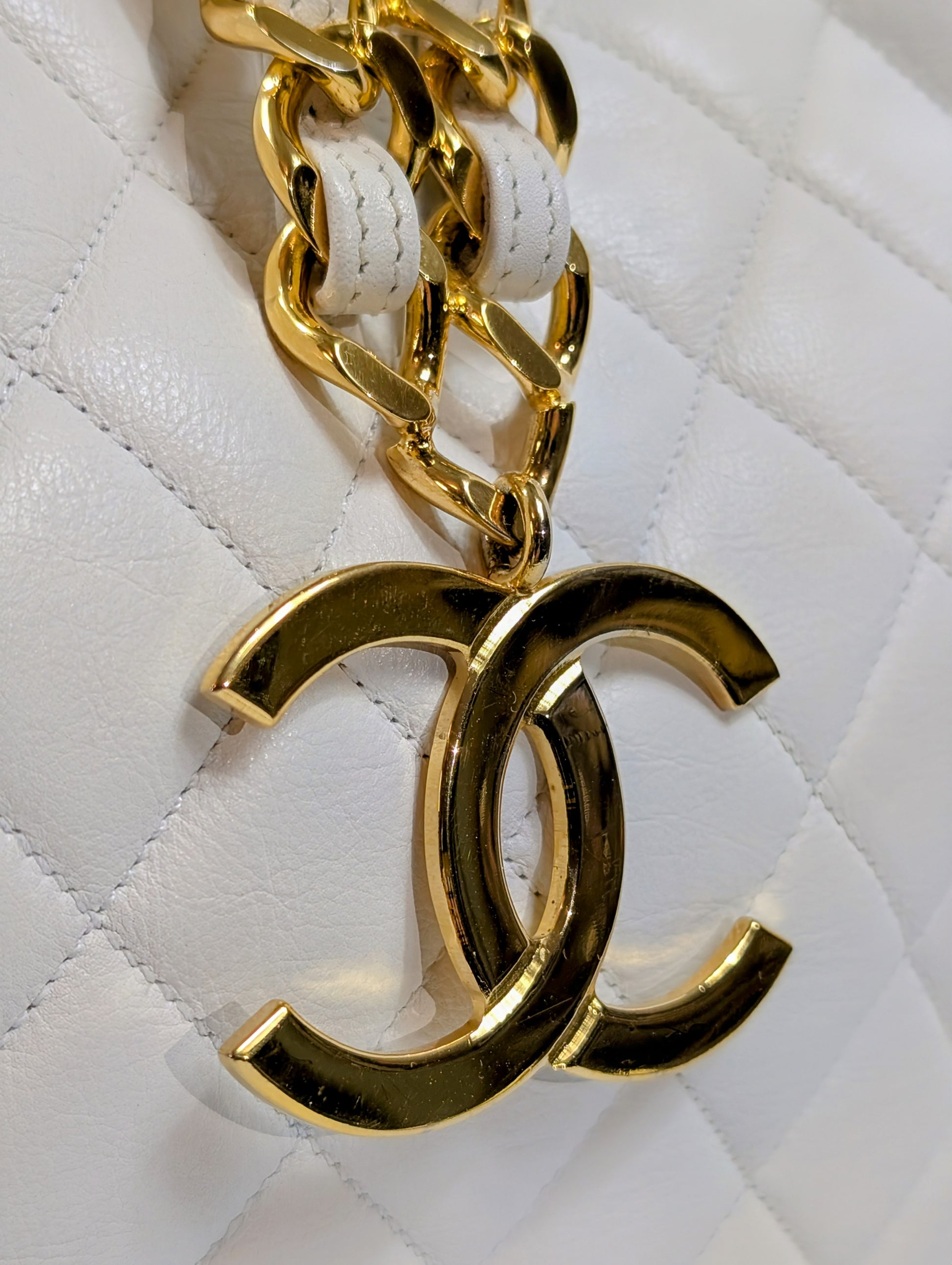 Chanel Rare Vintage White Quilted Lambskin Large Hobo Tote 24k GHW