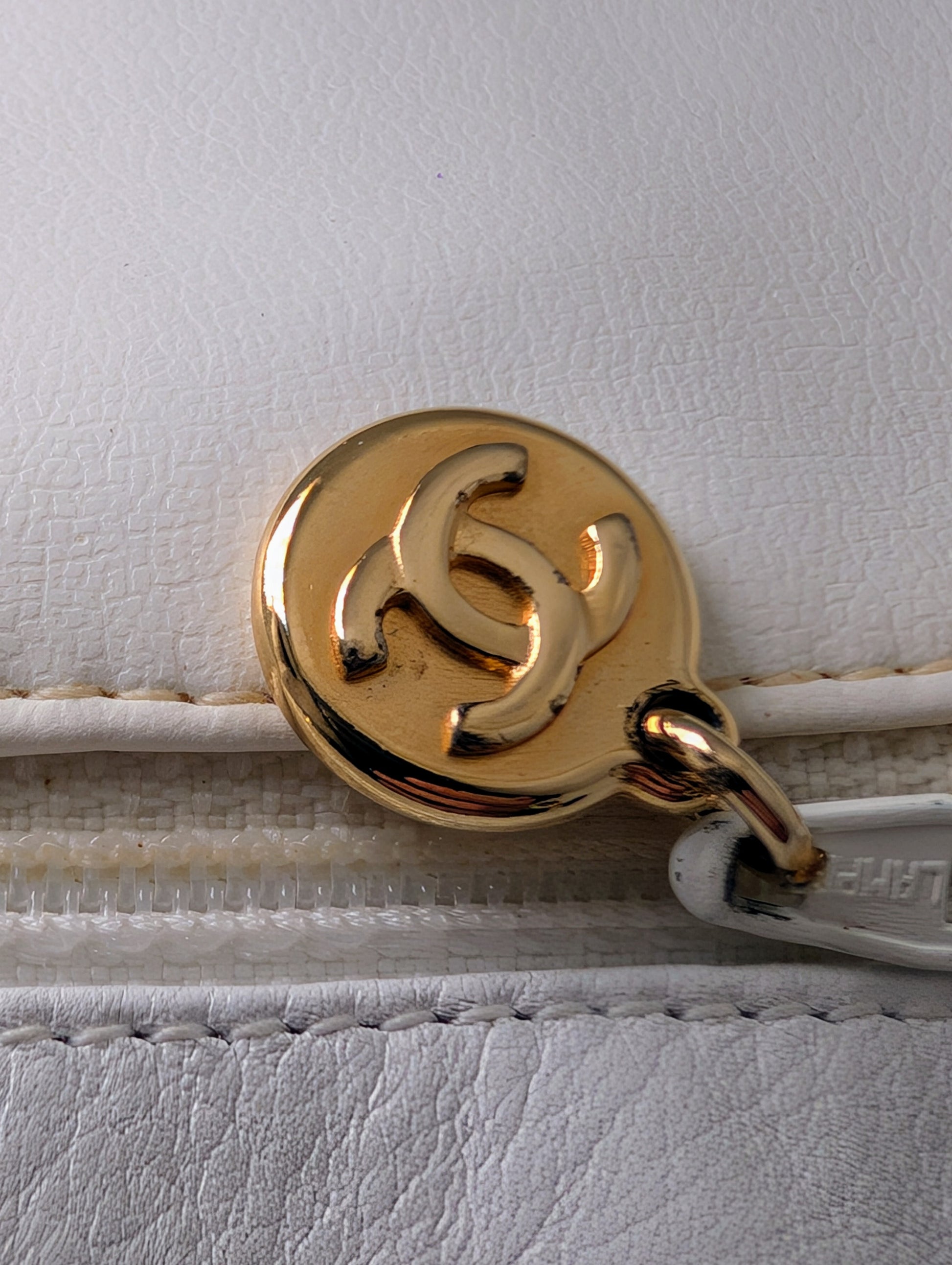 Chanel Rare Vintage White Quilted Lambskin Large Hobo Tote 24k GHW