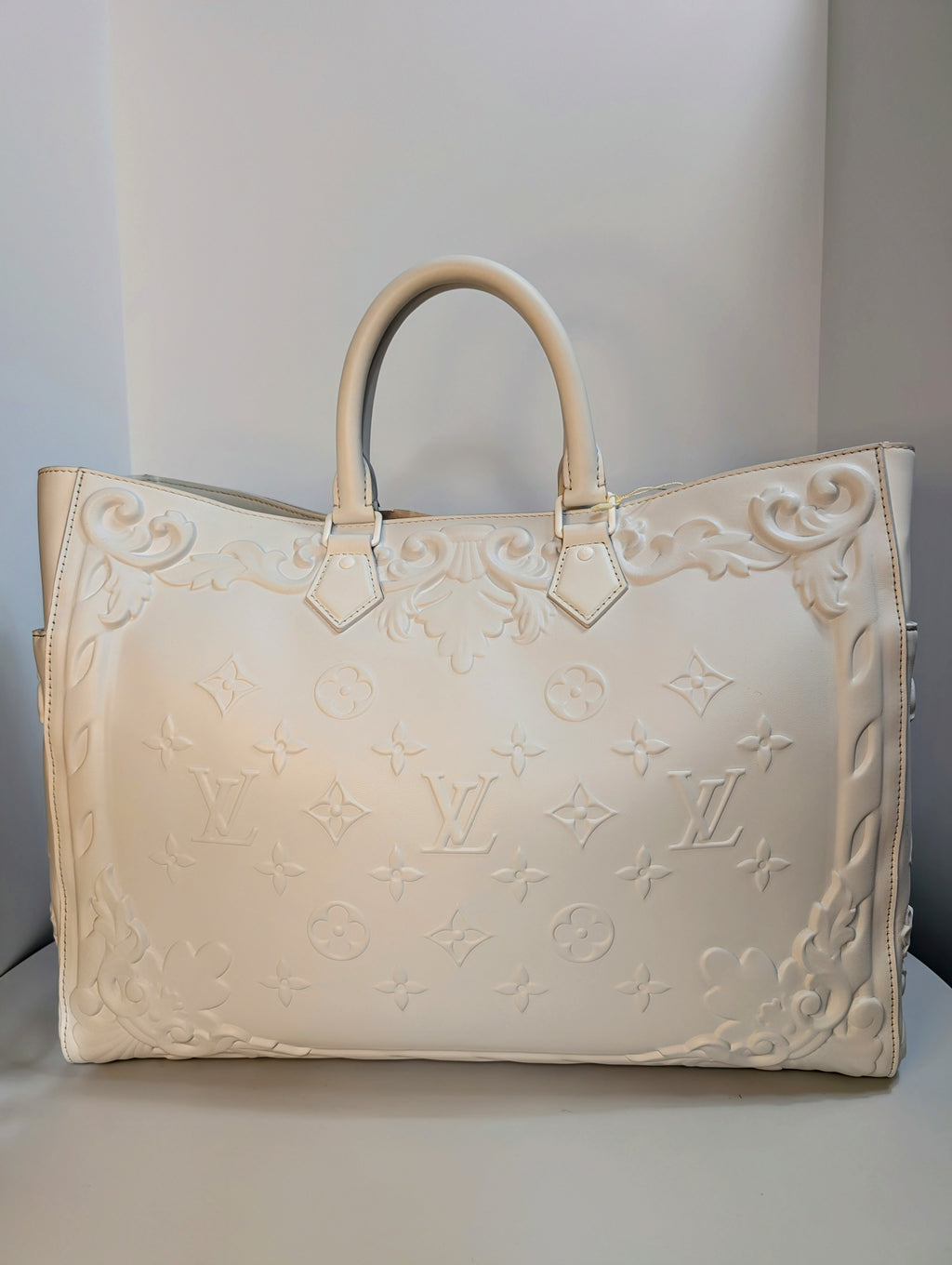 Louis Vuitton White Spring-Summer 2023 Men's Collection Neo Tote