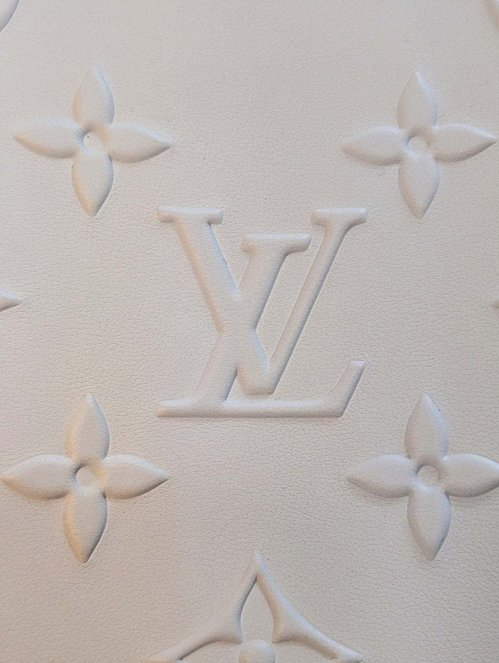 Louis Vuitton White Spring-Summer 2023 Men's Collection Neo Tote