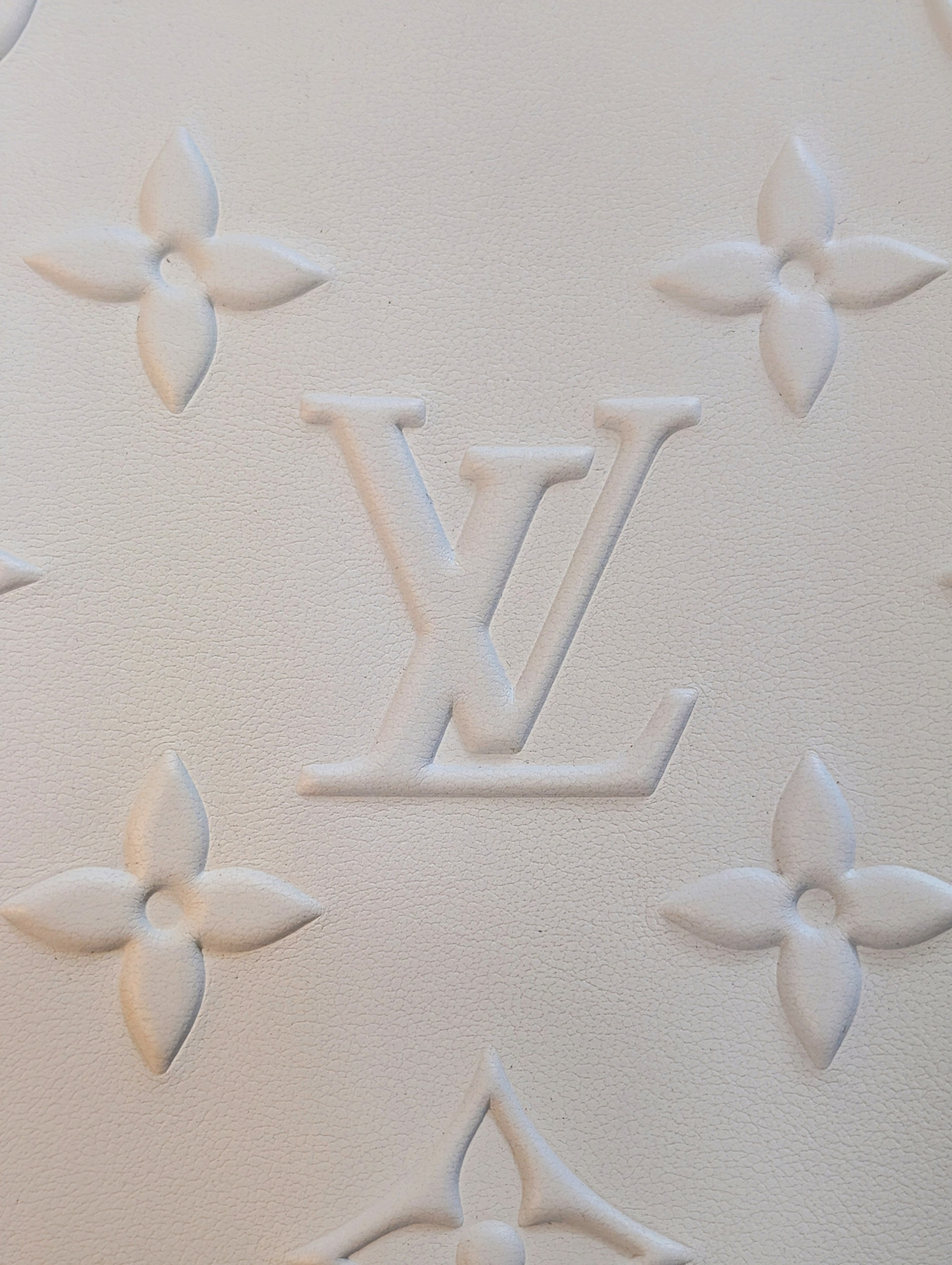 Louis Vuitton White Spring-Summer 2023 Men's Collection Neo Tote