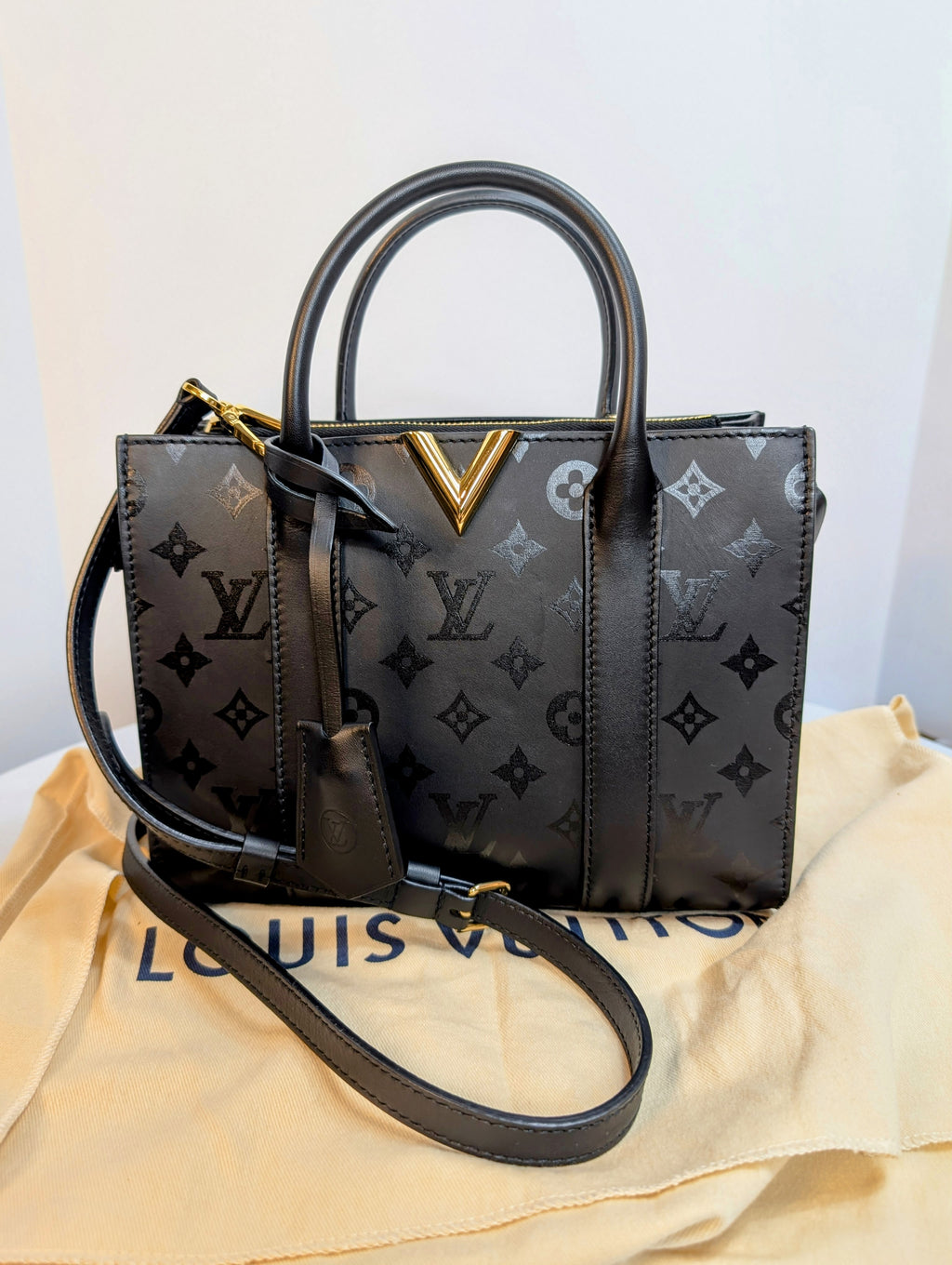 Louis Vuitton Black "Very" Tote BB Noir Monogram BB Handbag
