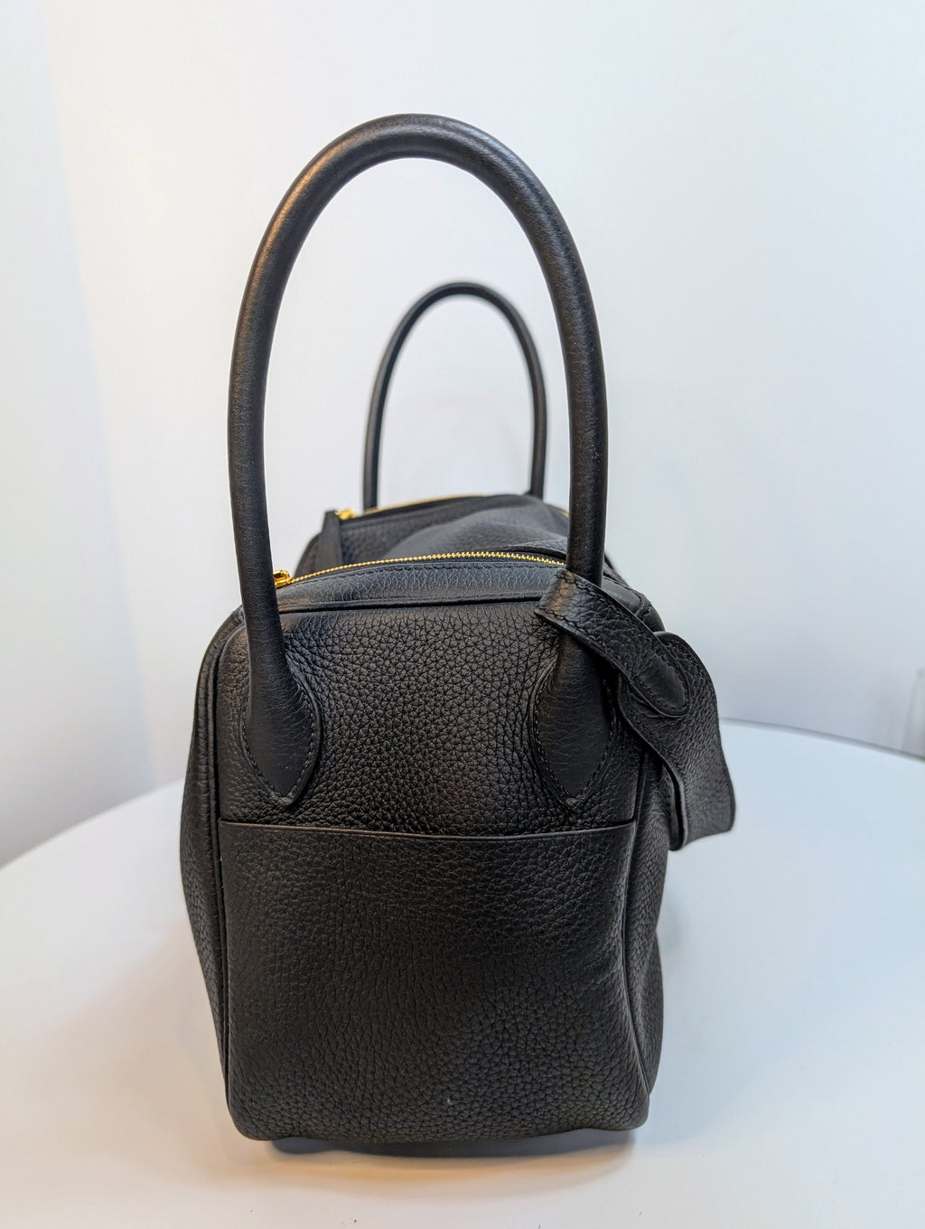 Hermes Black Taurillon Clemence Leather Lindy 26