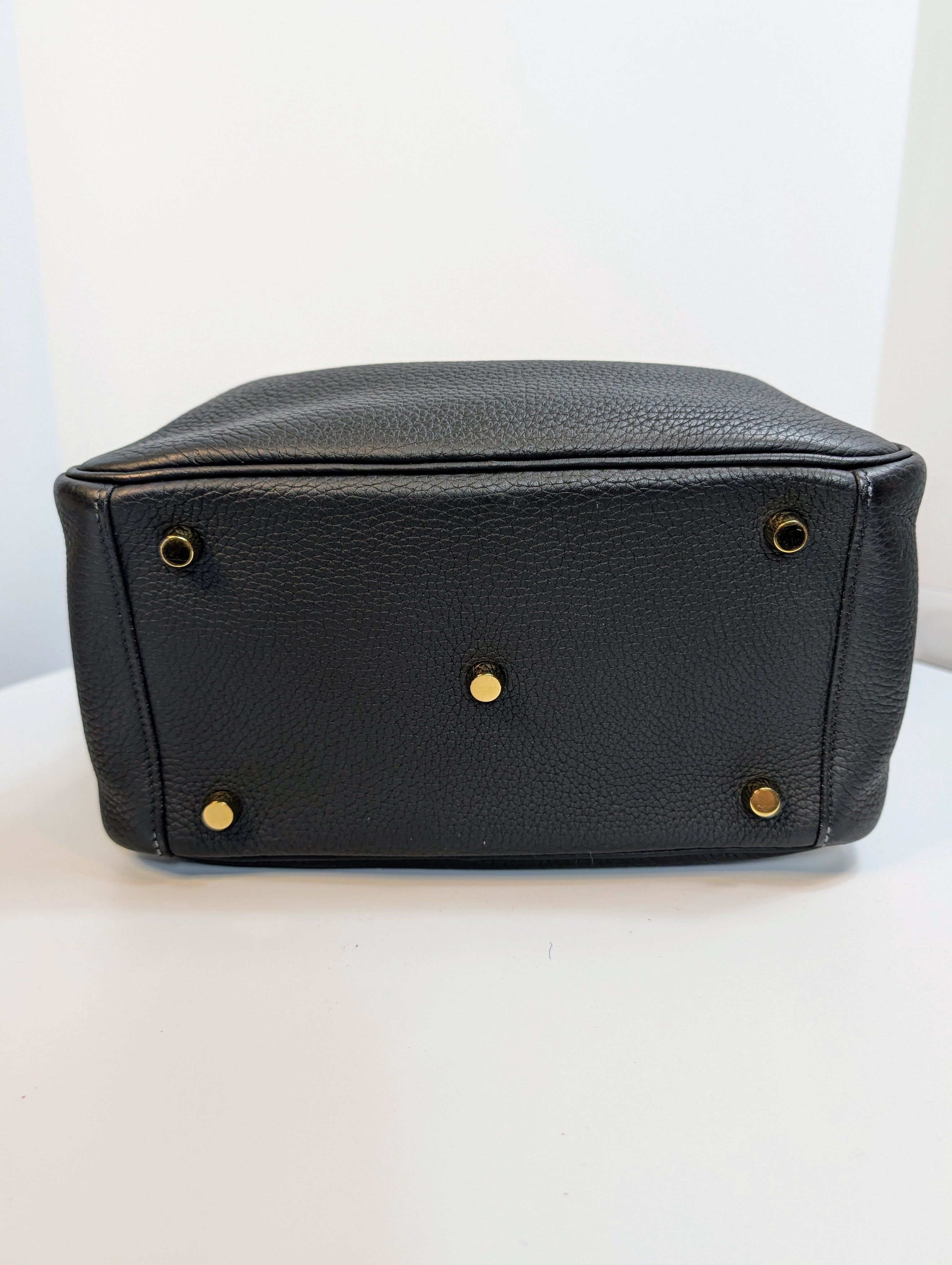 Hermes Black Taurillon Clemence Leather Lindy 26