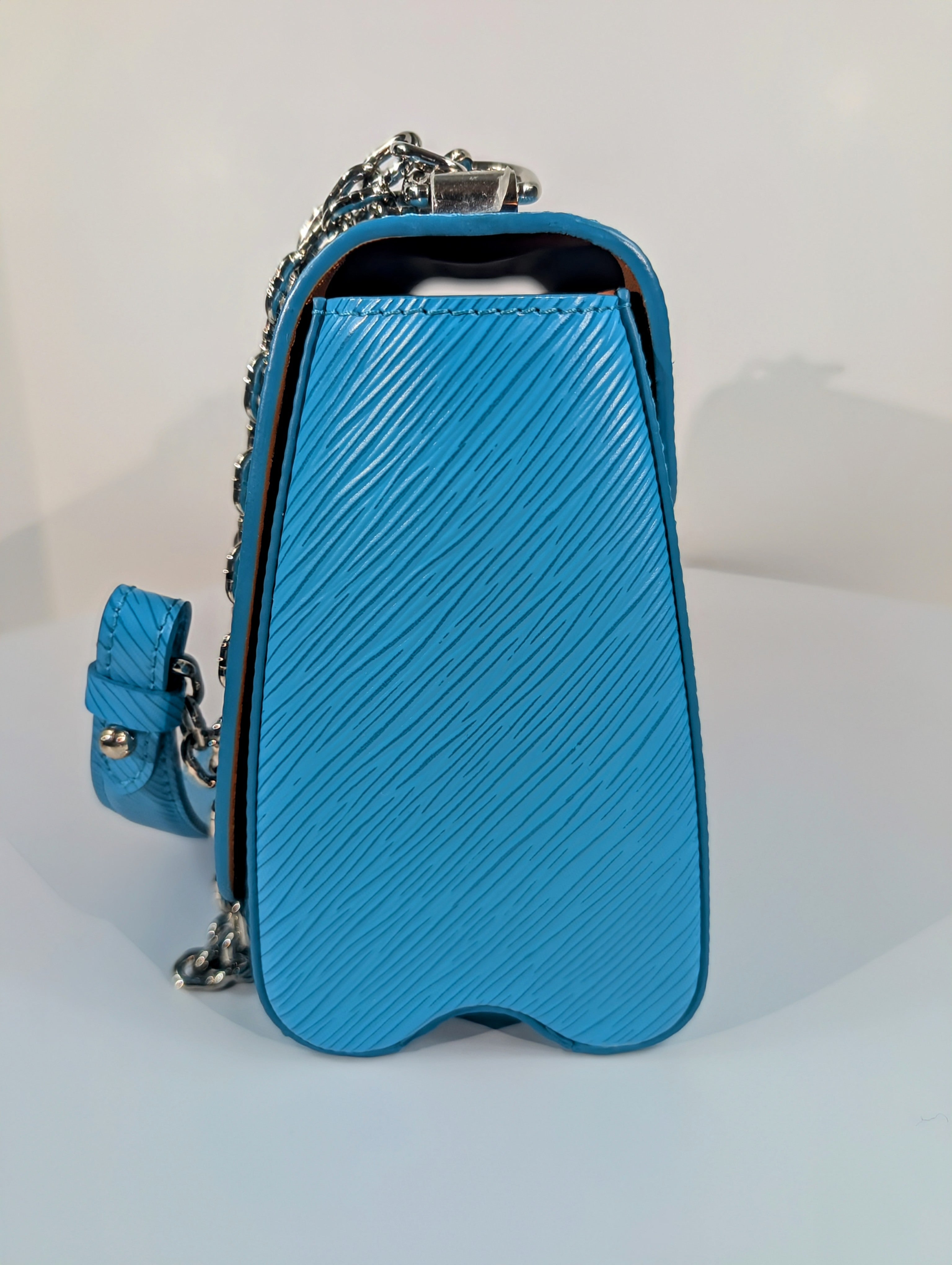 Louis Vuitton Cyan Blue Twist MM Bag in Epi Leather