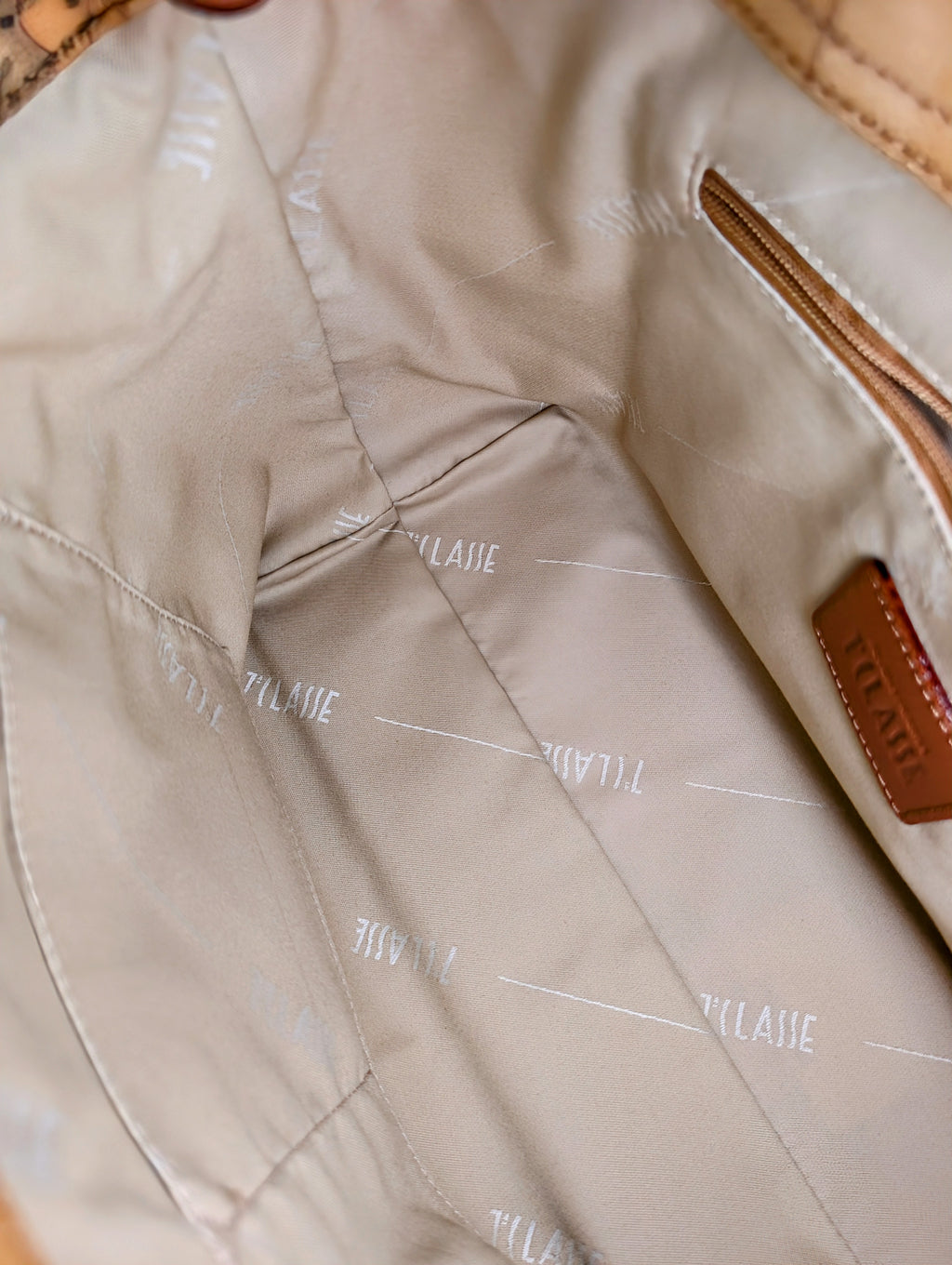 Alviero Martini 1A Classe Geo Classic World Map Zip-Top Tote Bag