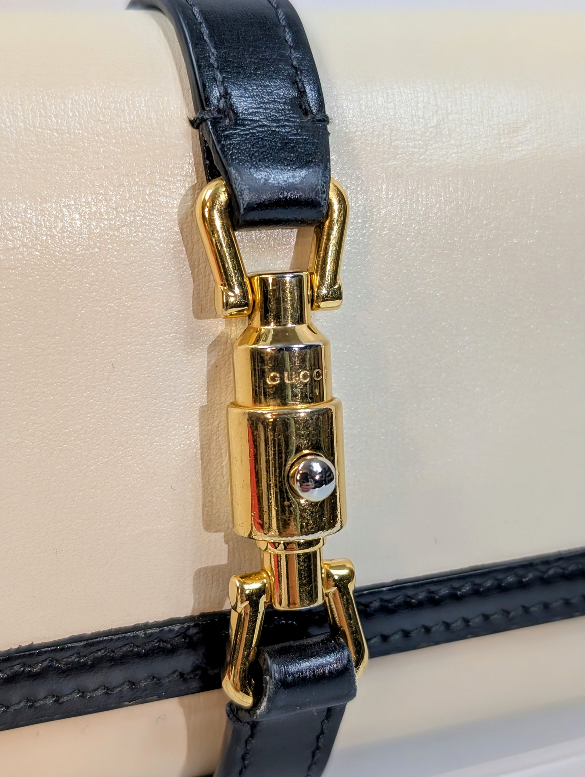 Gucci Cream Jackie 1961 Wallet on Chain with Gold Hardware