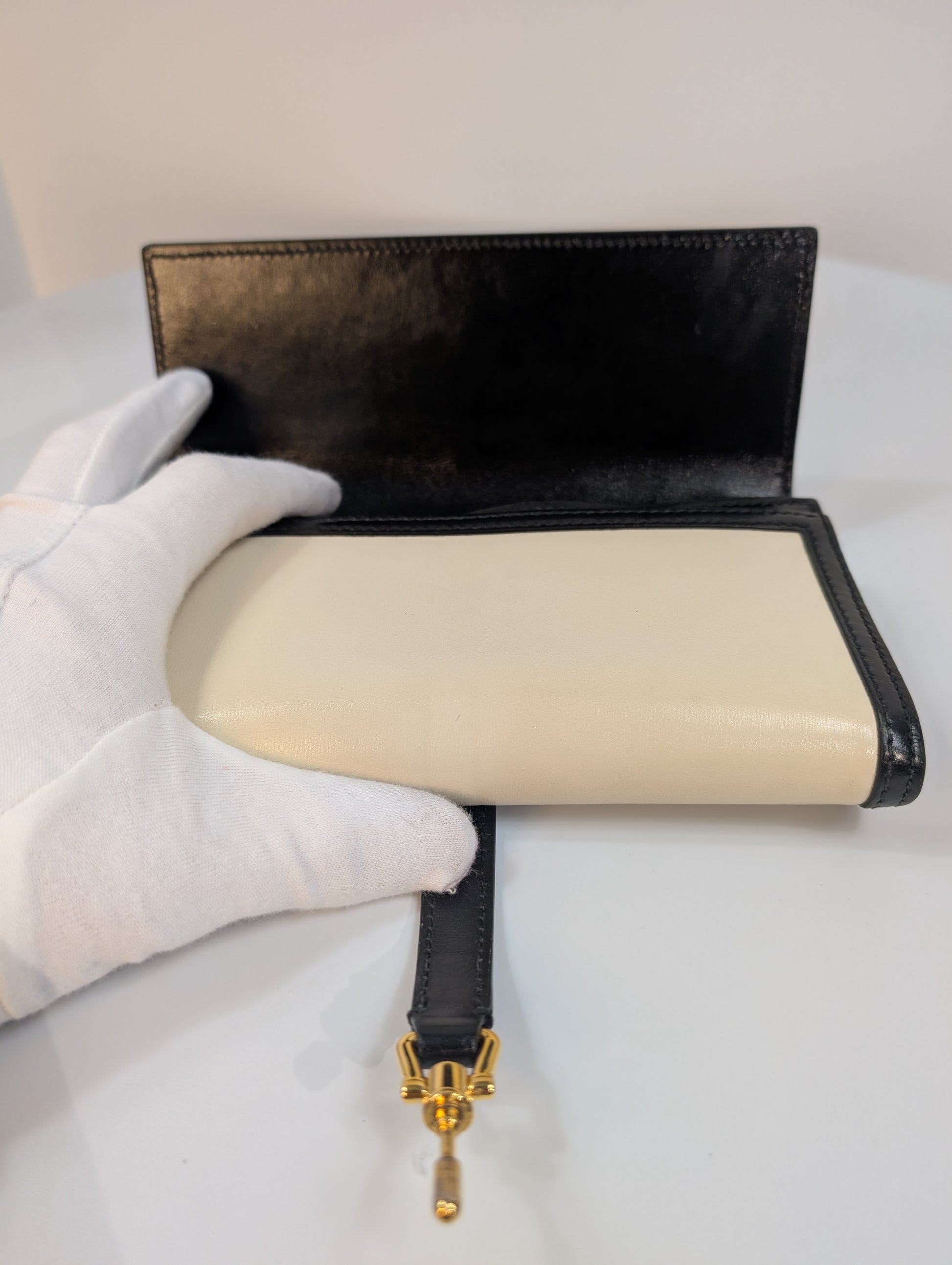 Gucci Cream Jackie 1961 Wallet on Chain with Gold Hardware