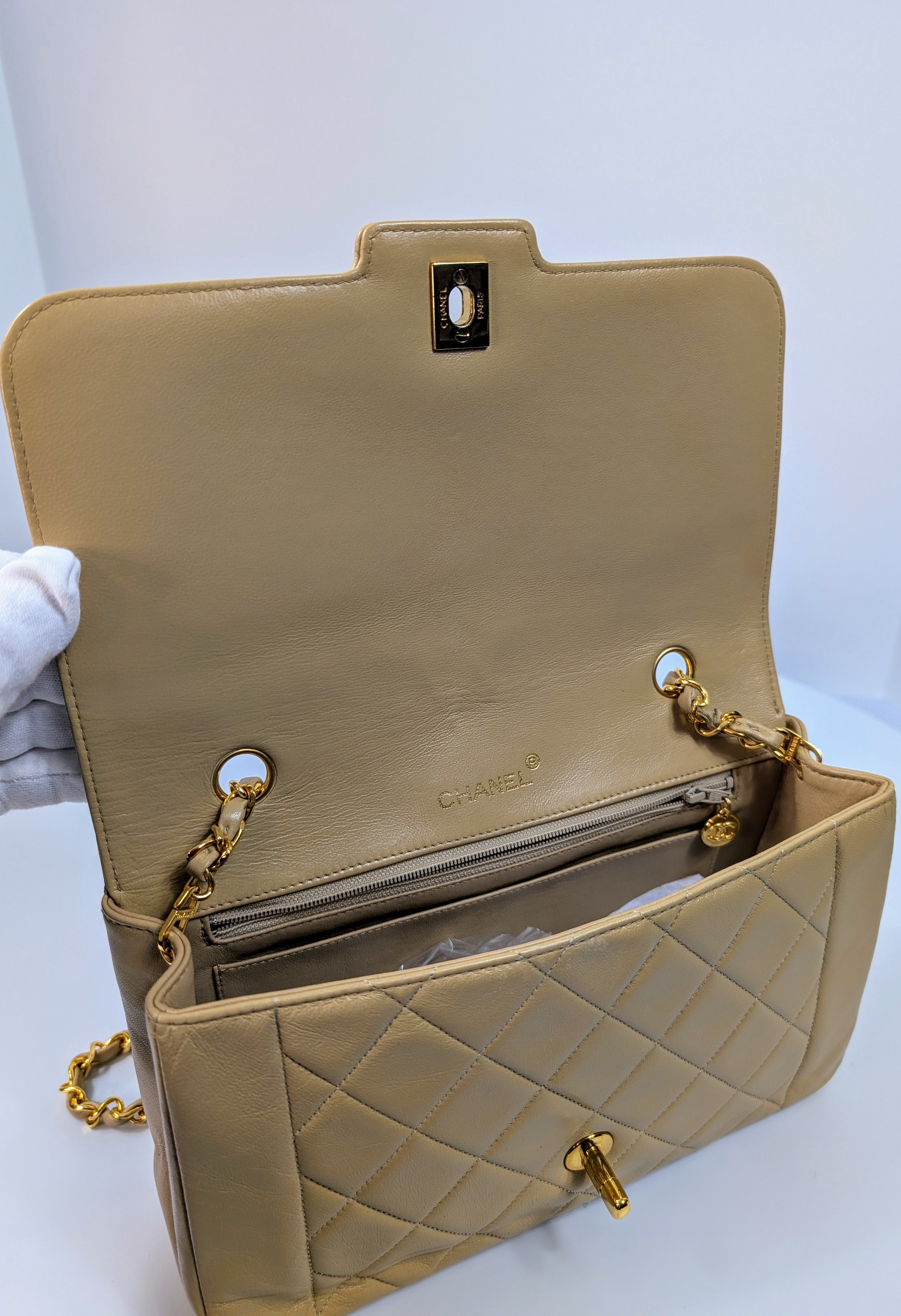 Chanel Vintage (1 series) Beige Classic Early Diana Single Flap Bag