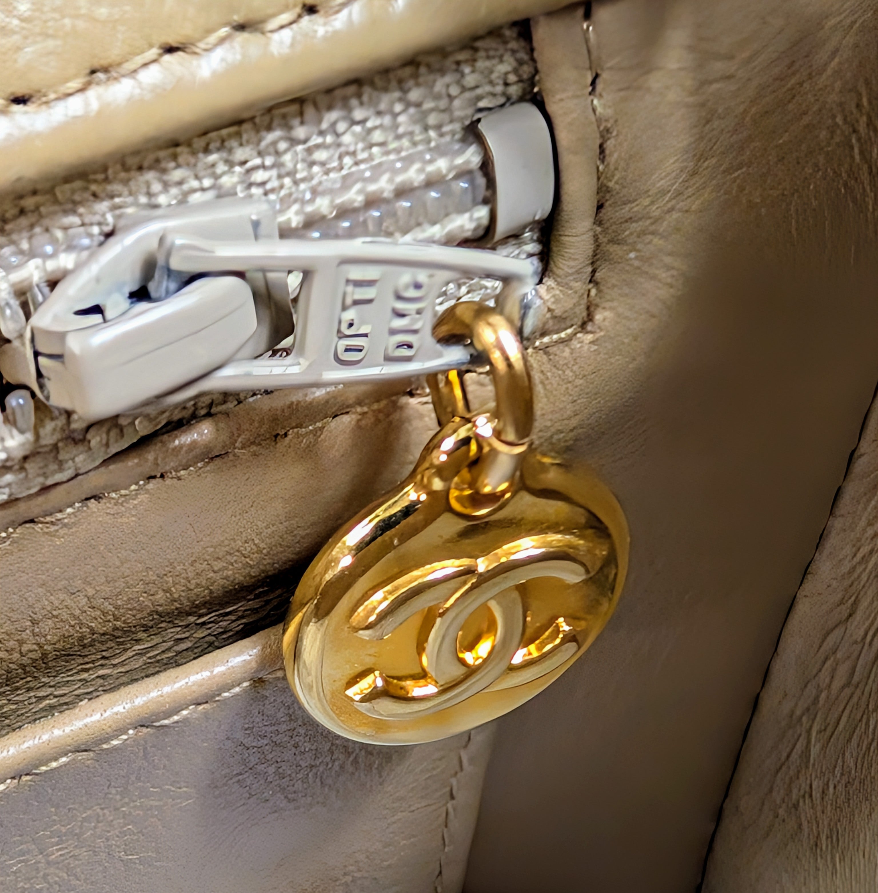 Chanel Vintage (1 series) Beige Classic Early Diana Single Flap Bag