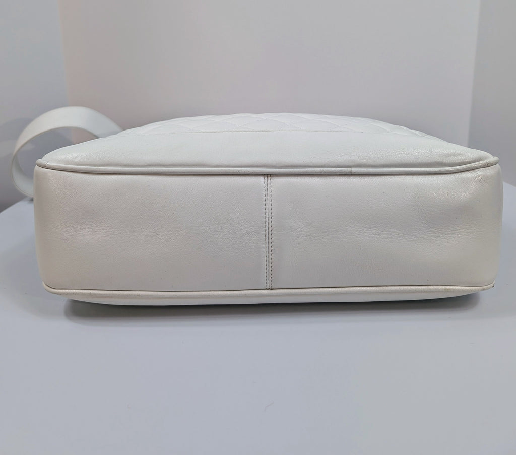 Chanel Rare Vintage White Quilted Lambskin Large Hobo Tote 24k GHW