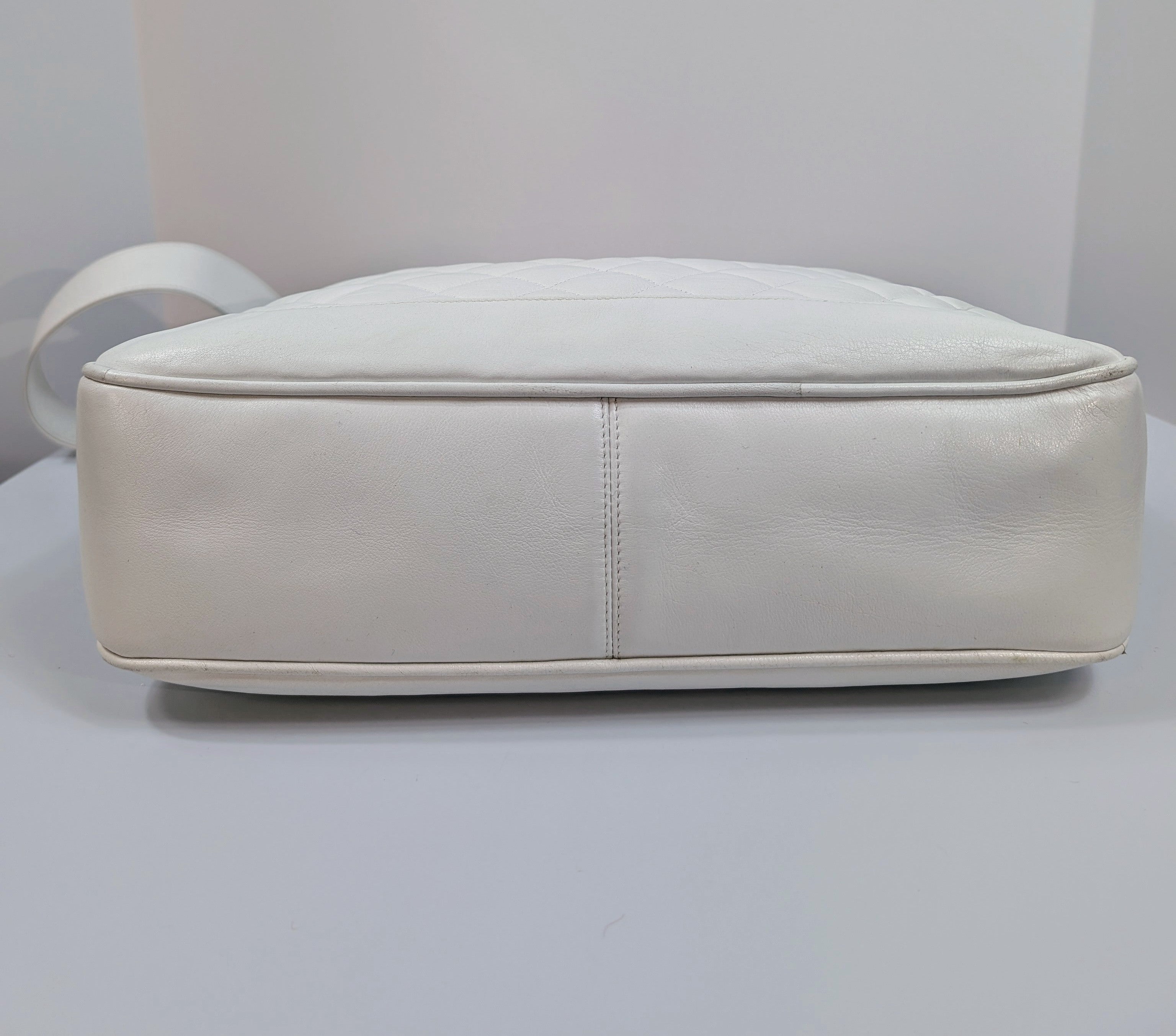 Chanel Rare Vintage White Quilted Lambskin Large Hobo Tote 24k GHW