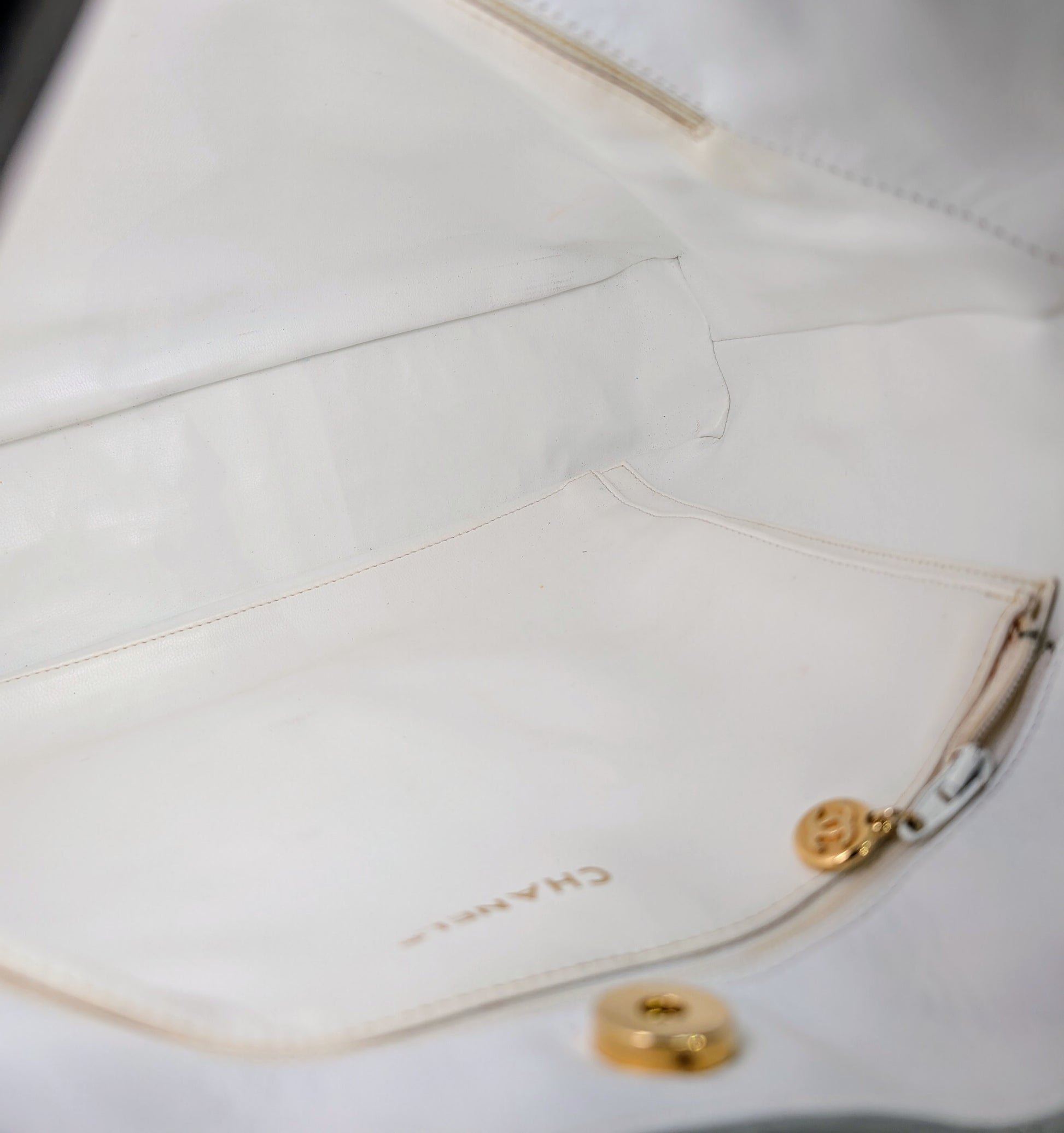 Chanel Rare Vintage White Quilted Lambskin Large Hobo Tote 24k GHW