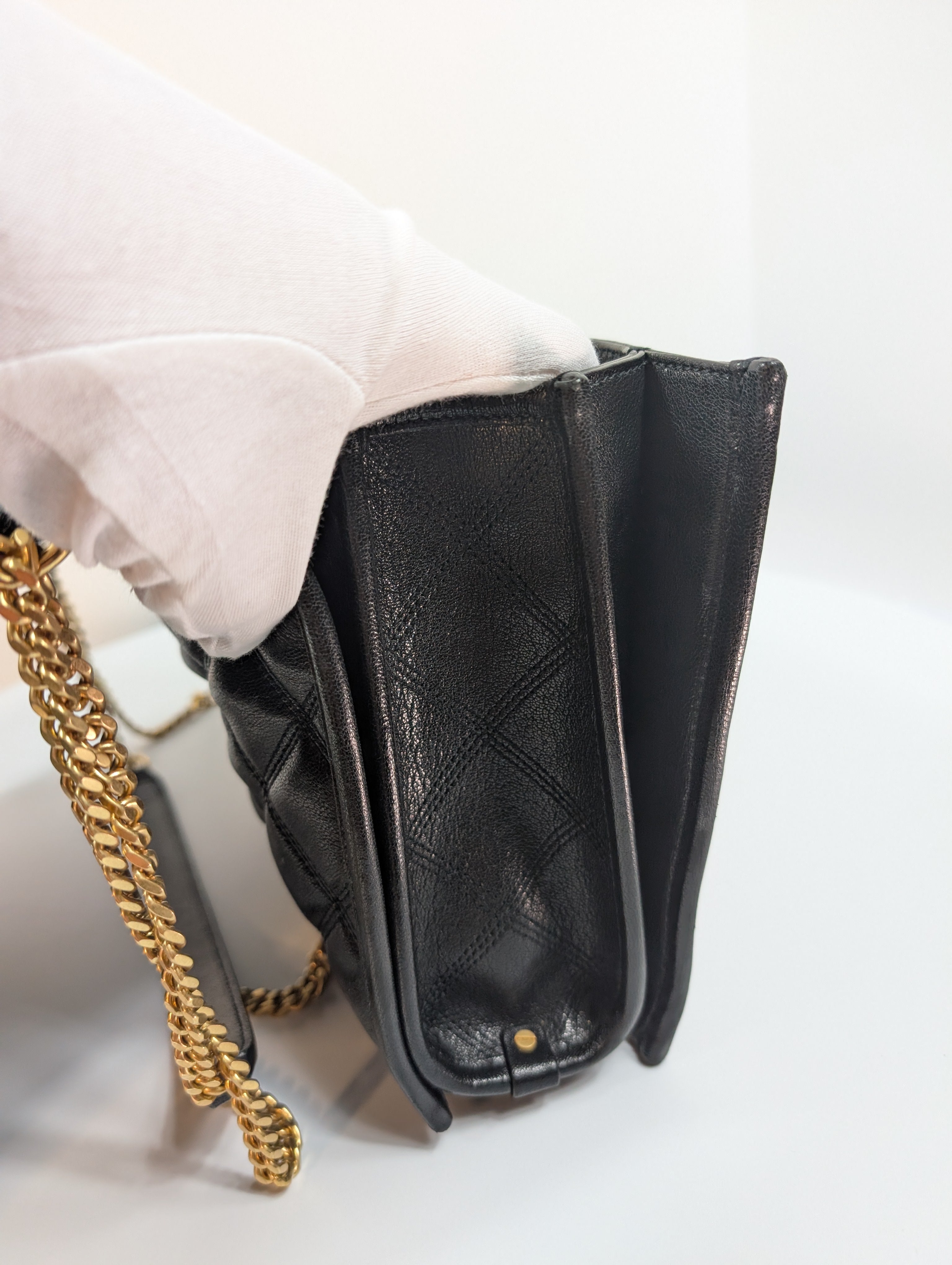 Saint Laurent YSL Black Quilted Leather Niki Shoulder Bag – Encore
