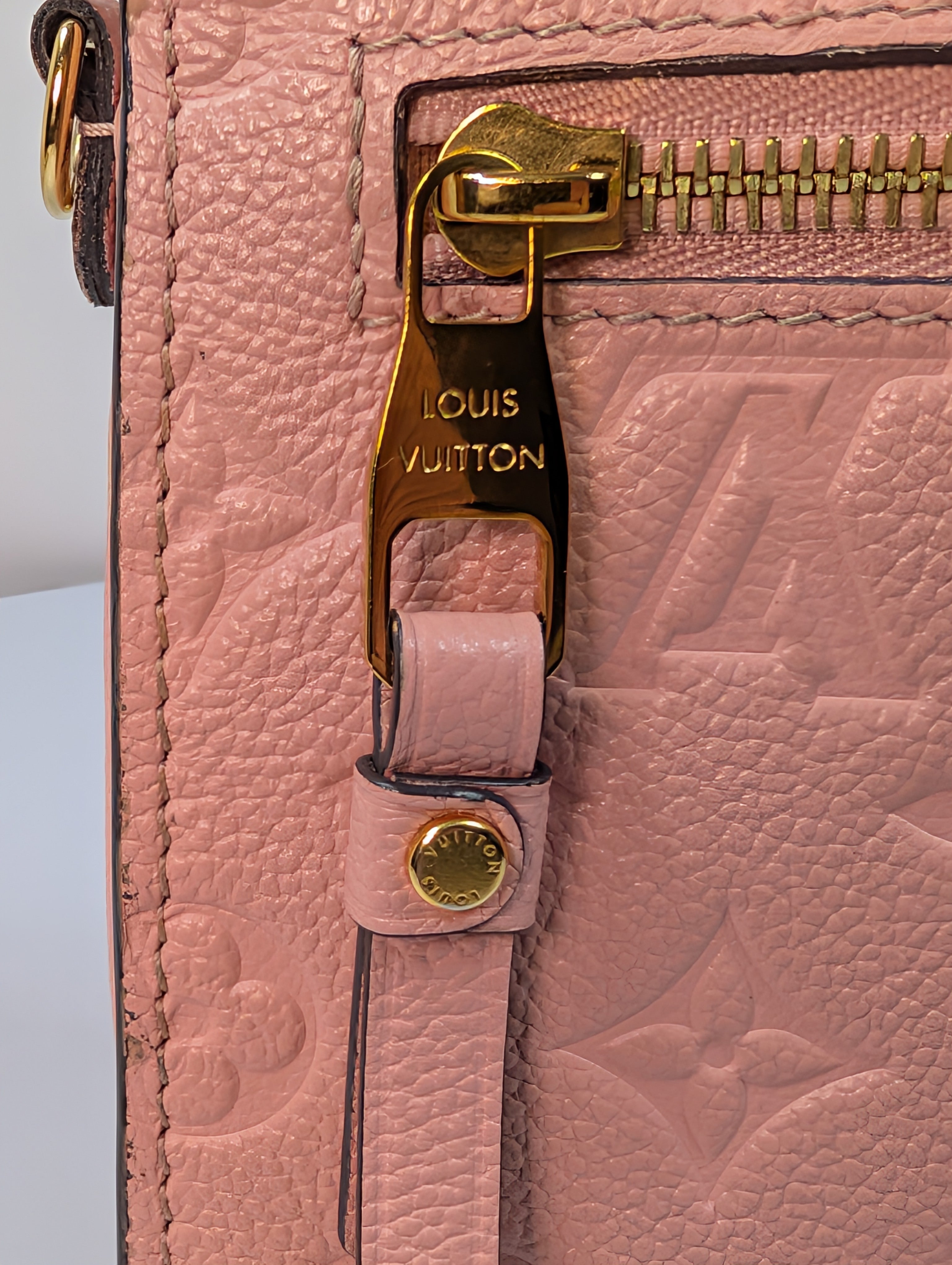 Louis Vuitton Rose Pink Monogram Pochette Métis Handbag