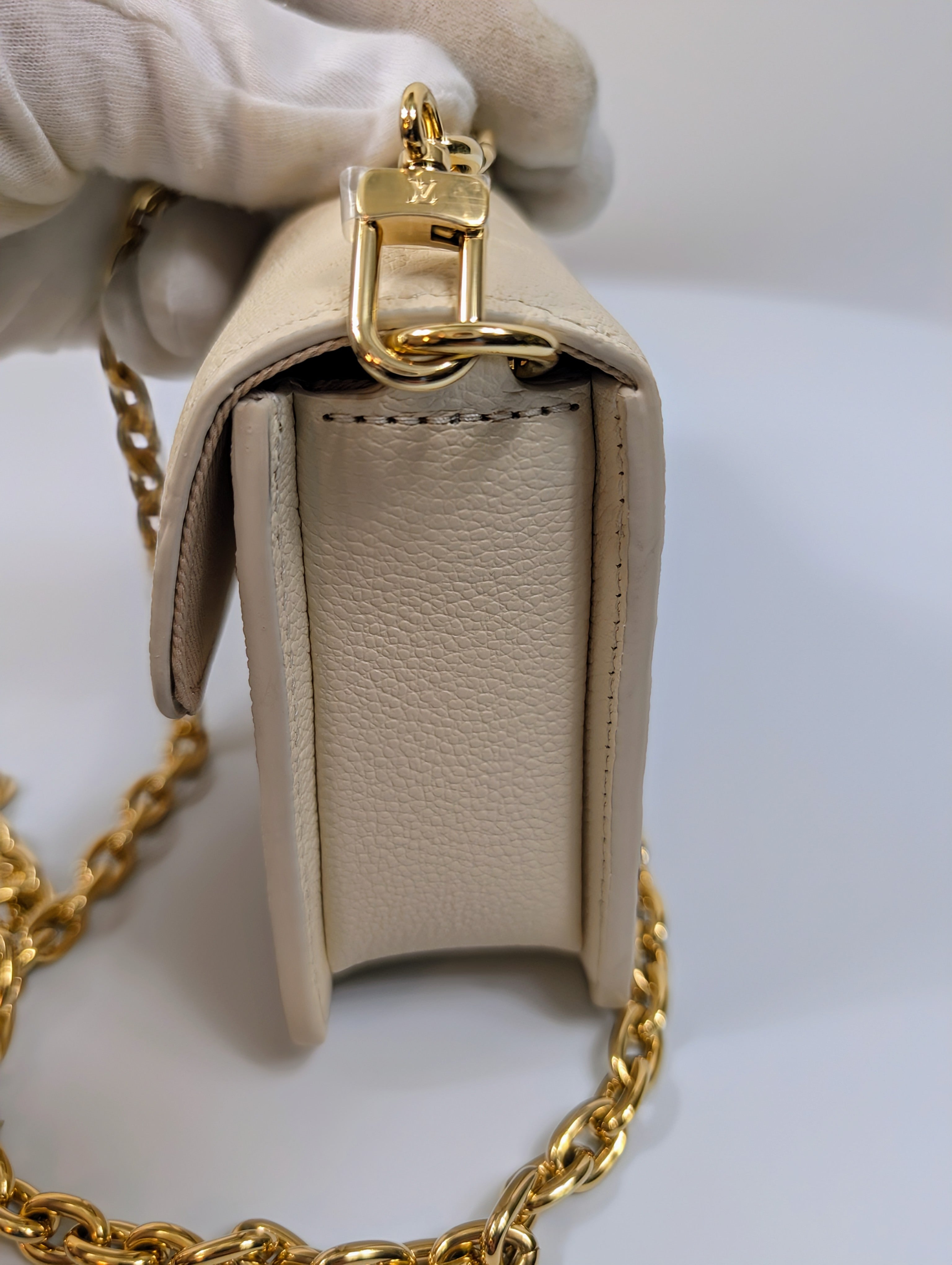 Louis Vuitton Cream Wallet on Chain WOC Metis East West