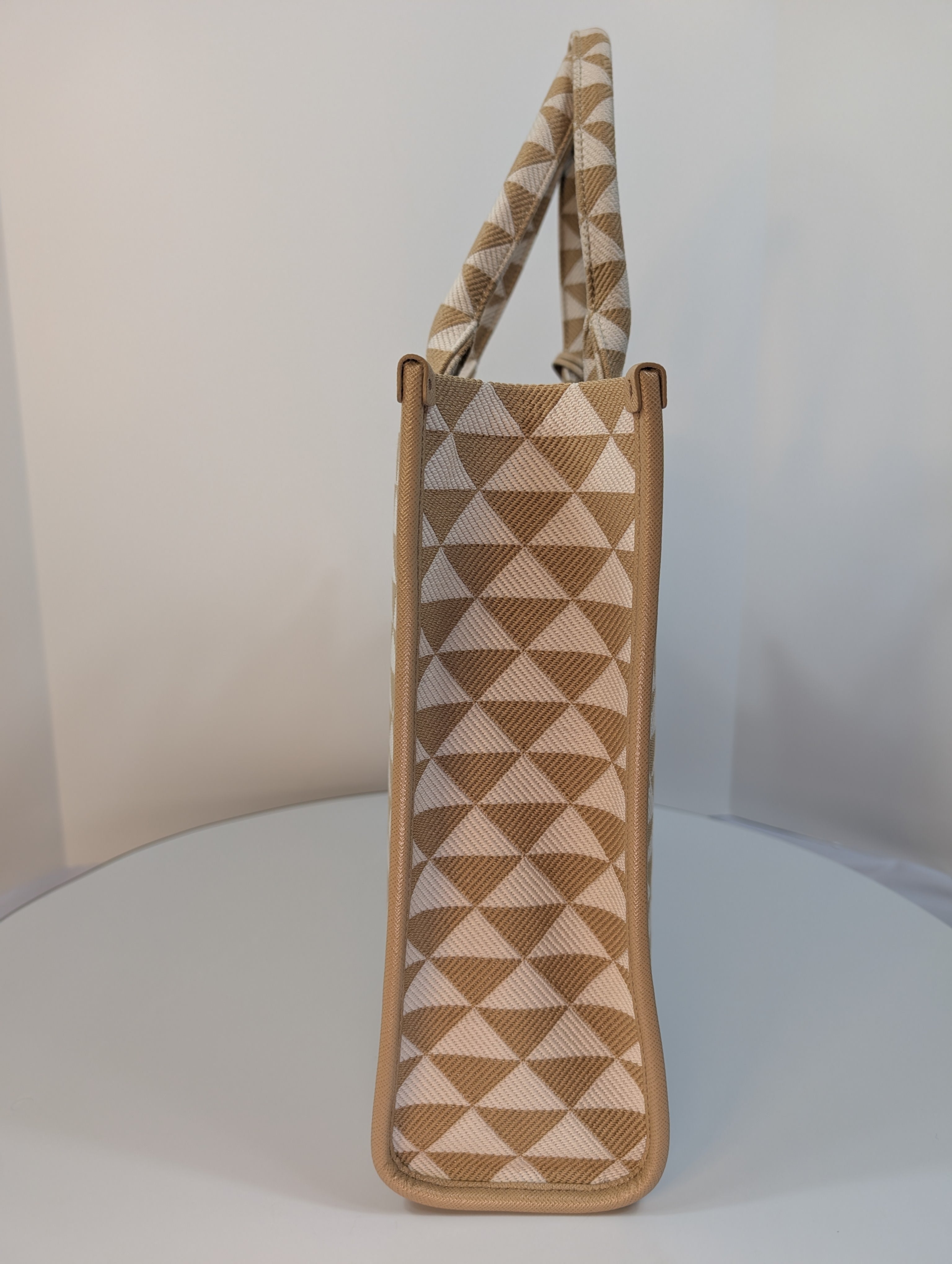 バッグ PRADA TOTE BAG Prada Prada Logo Printed Zipped Tote Bag - Tote Bags - Free