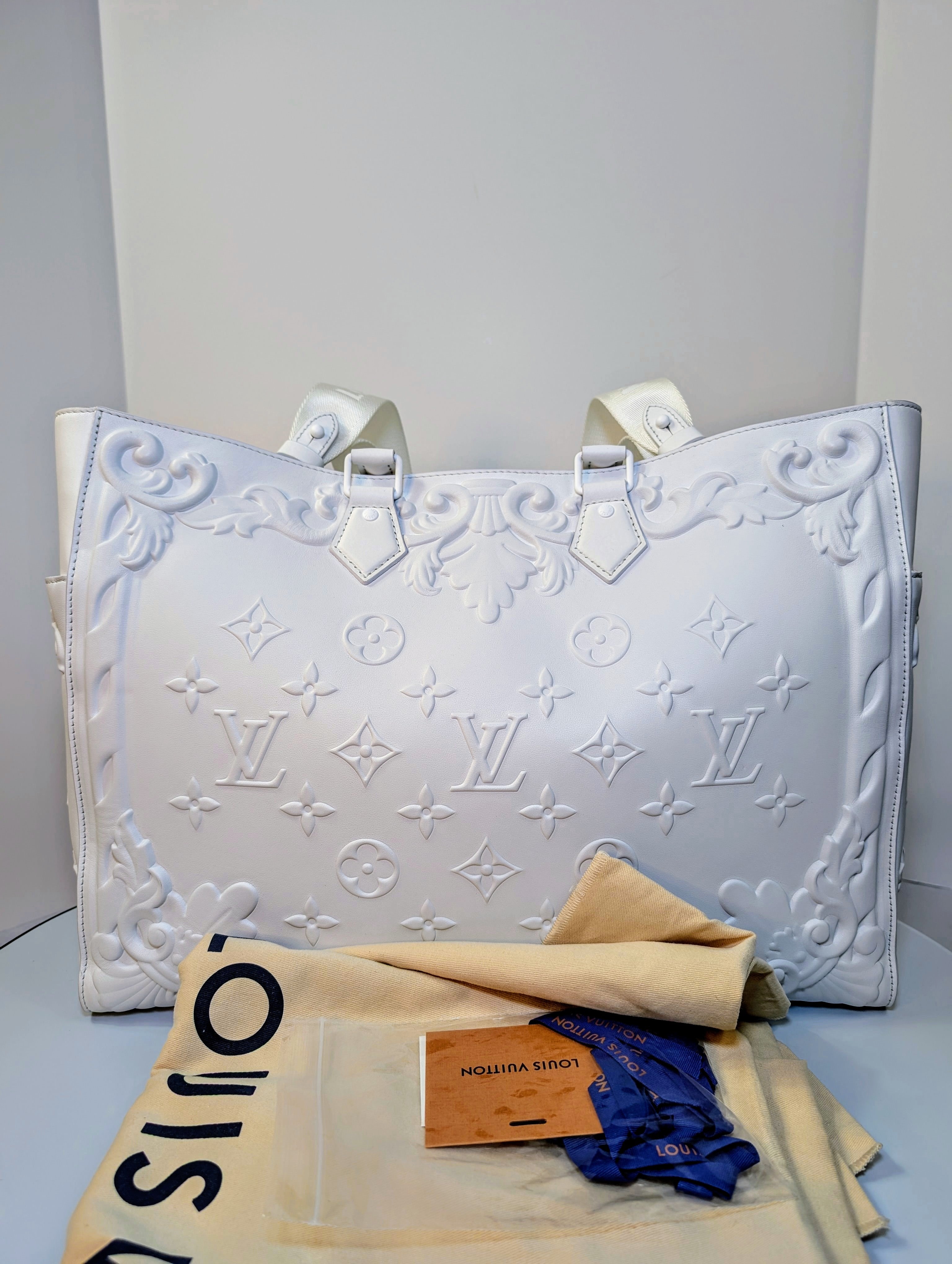 Louis Vuitton White Spring-Summer 2023 Men's Collection Neo Tote