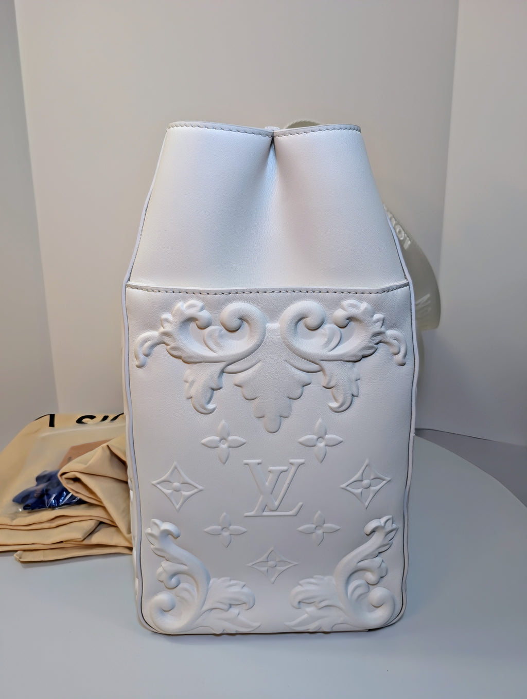 Louis Vuitton White Spring-Summer 2023 Men's Collection Neo Tote