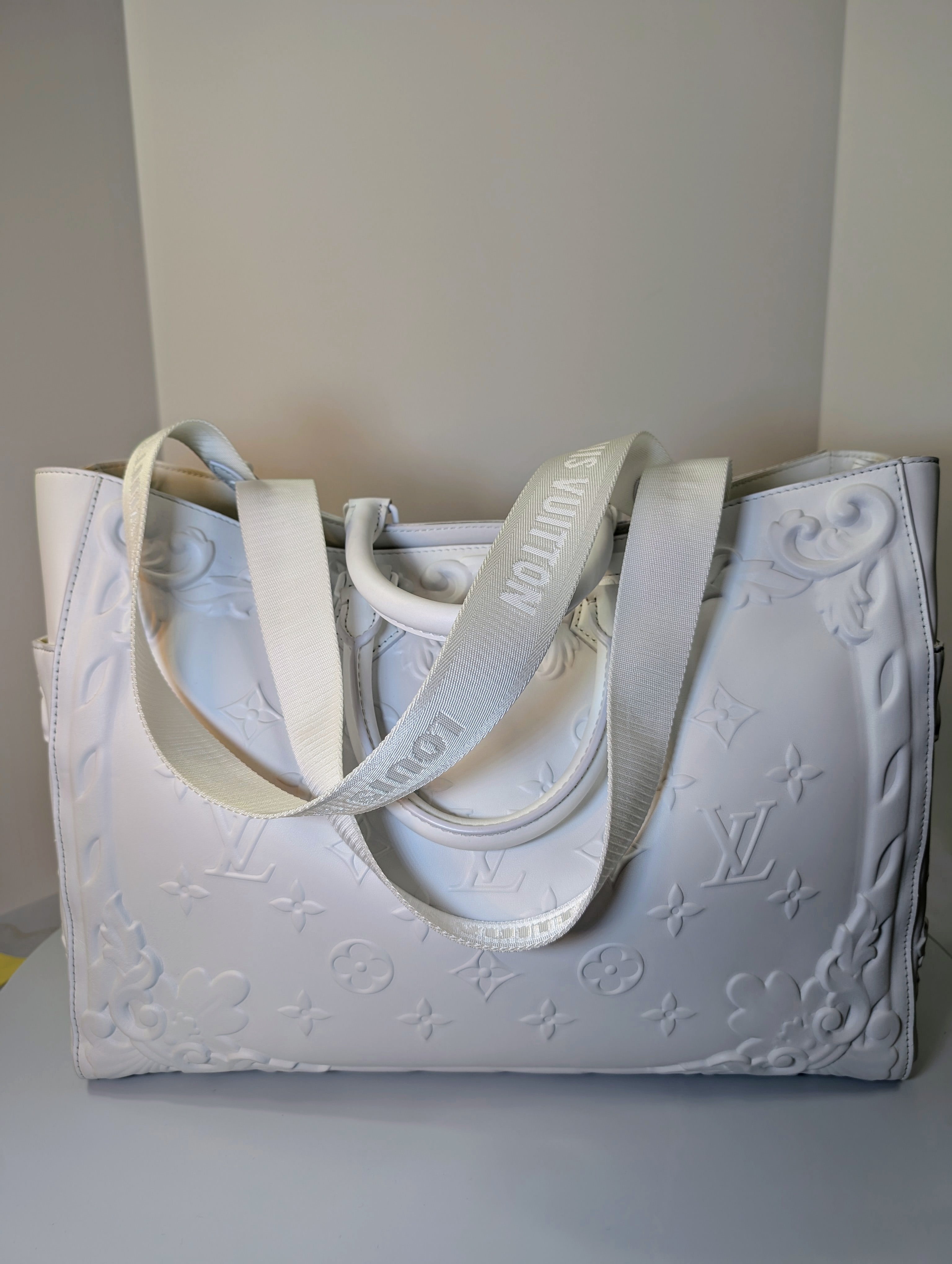 Louis Vuitton White Spring-Summer 2023 Men's Collection Neo Tote