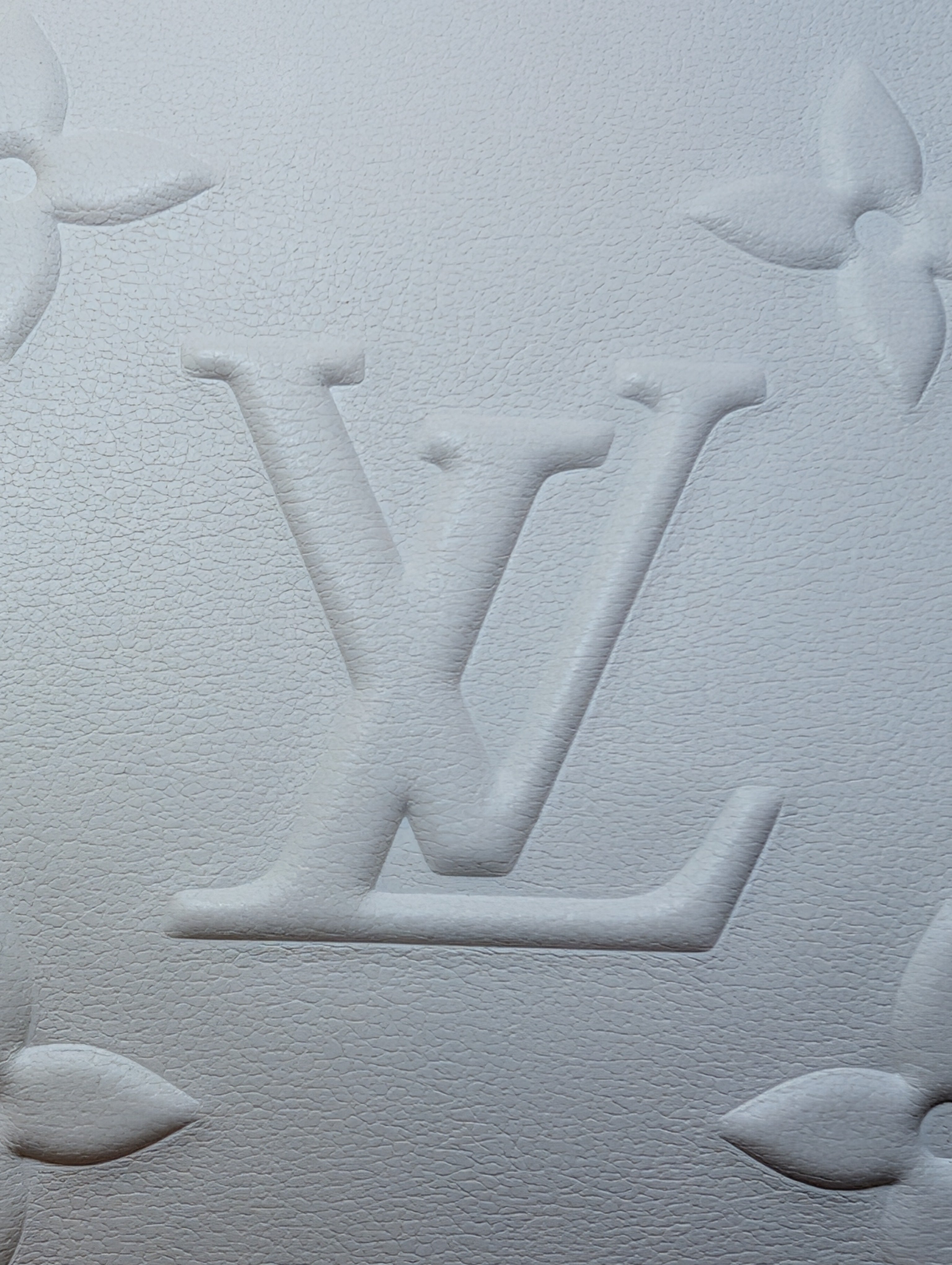Louis Vuitton White Spring-Summer 2023 Men's Collection Neo Tote