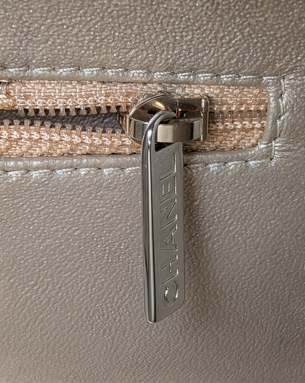 Chanel Rare Box Bag in Woven Rattan and Champaign Gold Leather