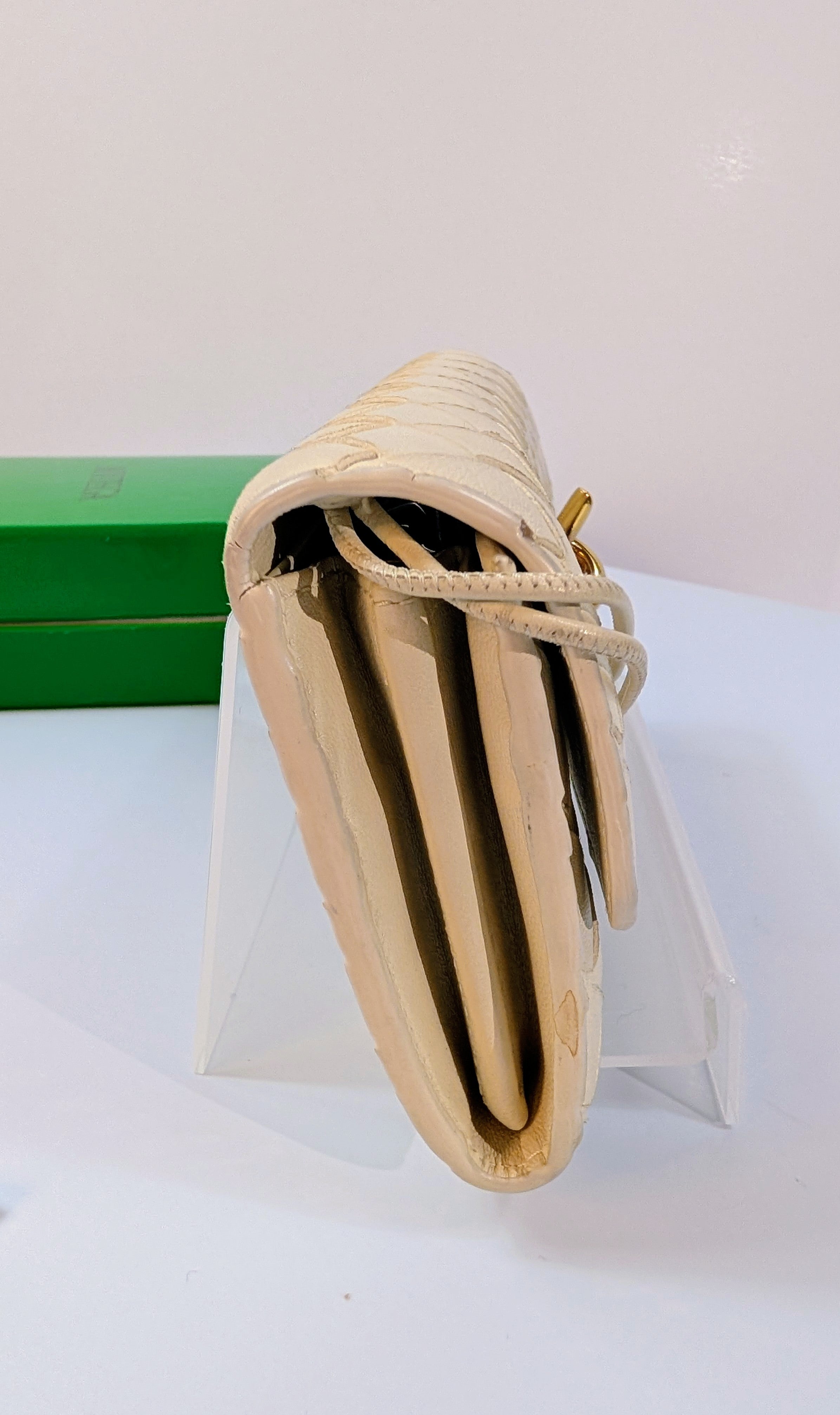 Bottega Veneta Cream Leather Intrecciato Knot Closure Flap Wallet