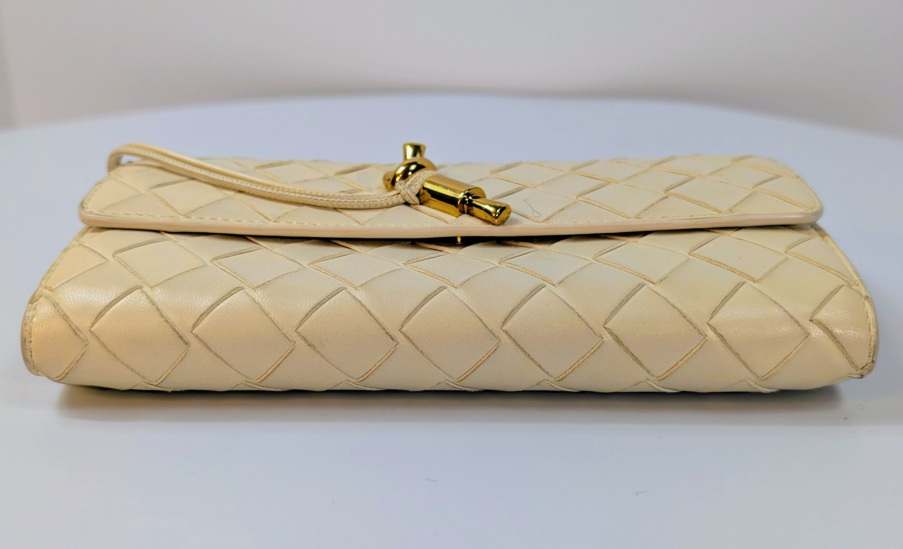 Bottega Veneta Cream Leather Intrecciato Knot Closure Flap Wallet