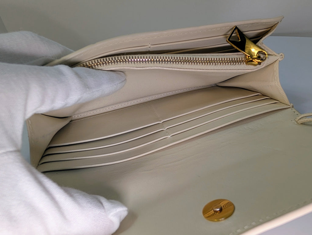 Bottega Veneta Cream Leather Intrecciato Knot Closure Flap Wallet