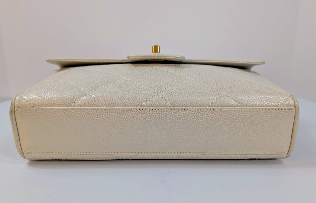 Chanel Vintage Classic Iridescent Pearl Caviar Medium Flap Bag