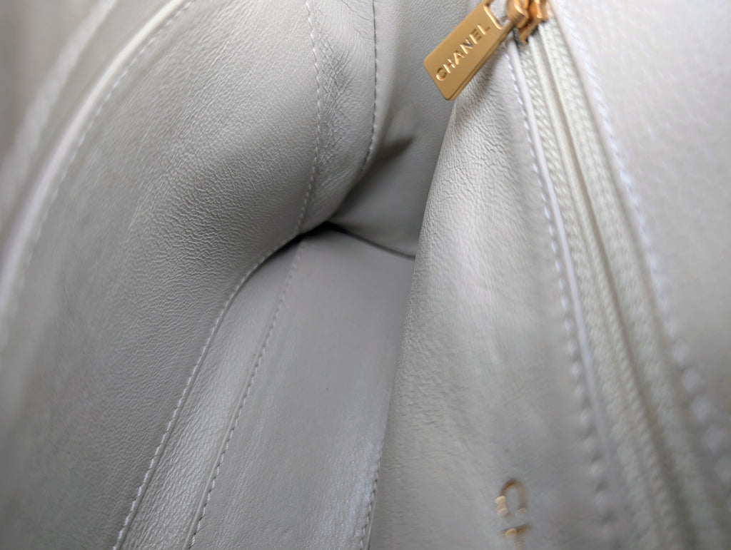 Chanel Vintage Classic Iridescent Pearl Caviar Medium Flap Bag