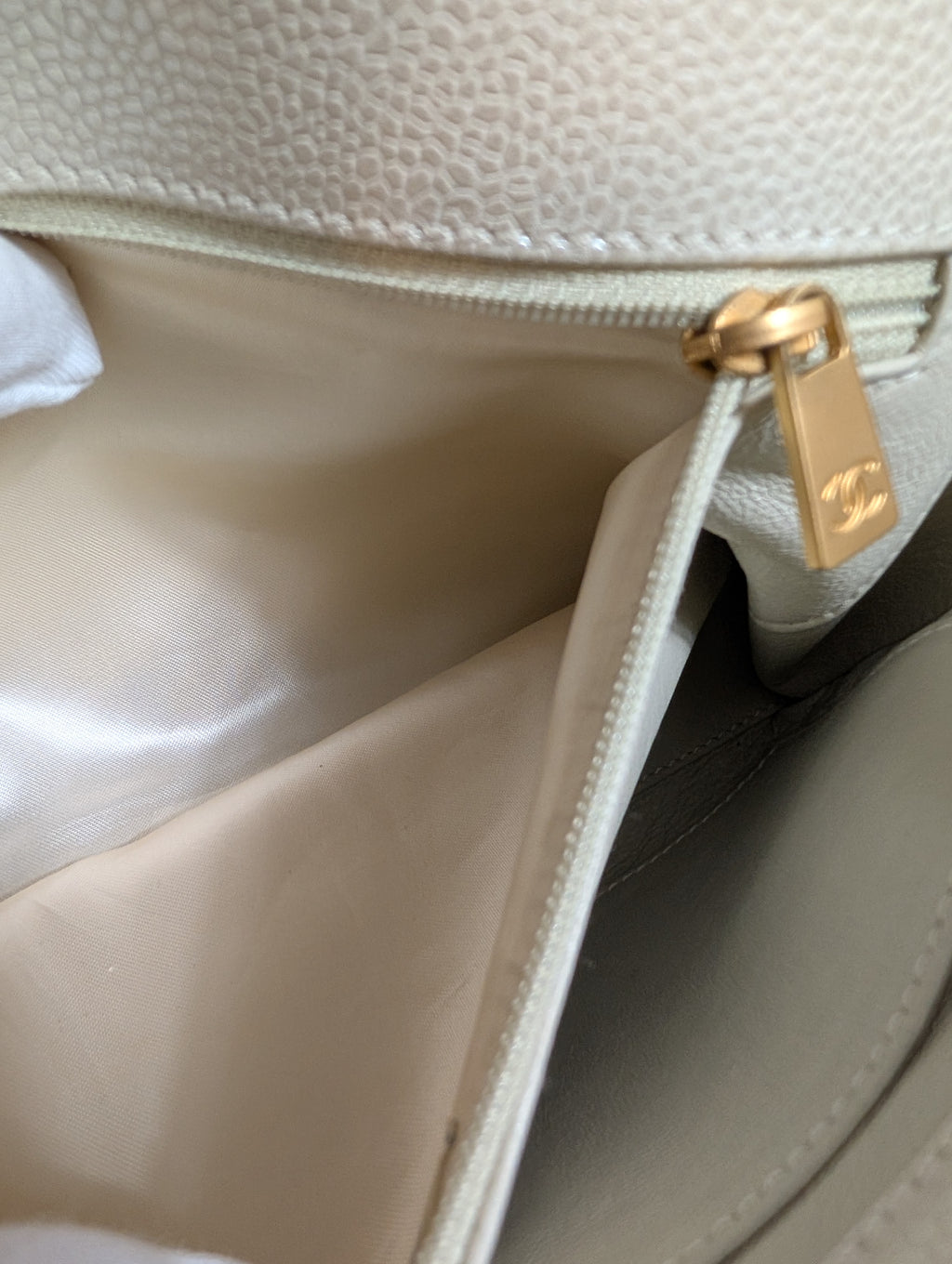 Chanel Vintage Classic Iridescent Pearl Caviar Medium Flap Bag
