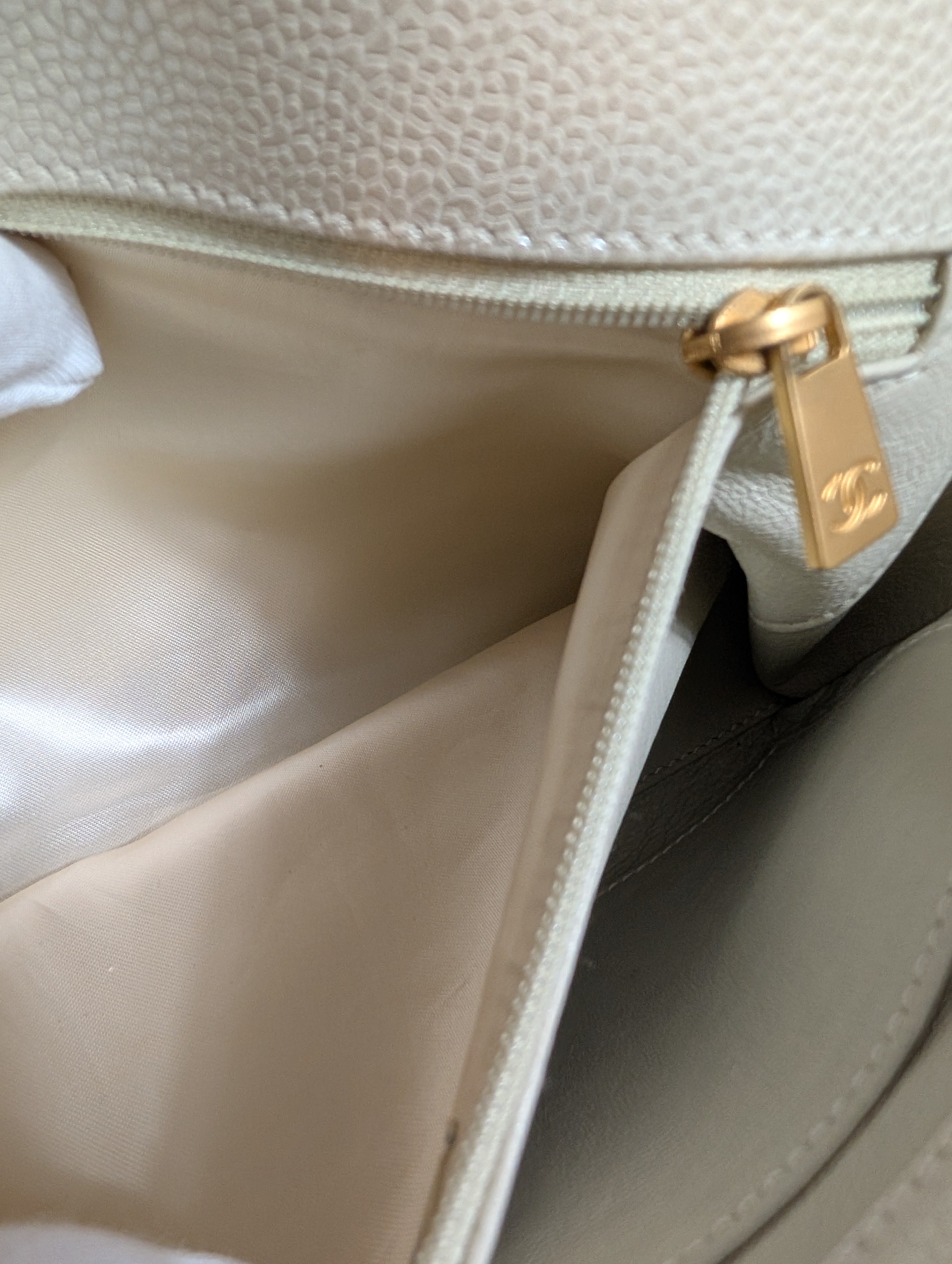Chanel Vintage Classic Iridescent Pearl Caviar Medium Flap Bag