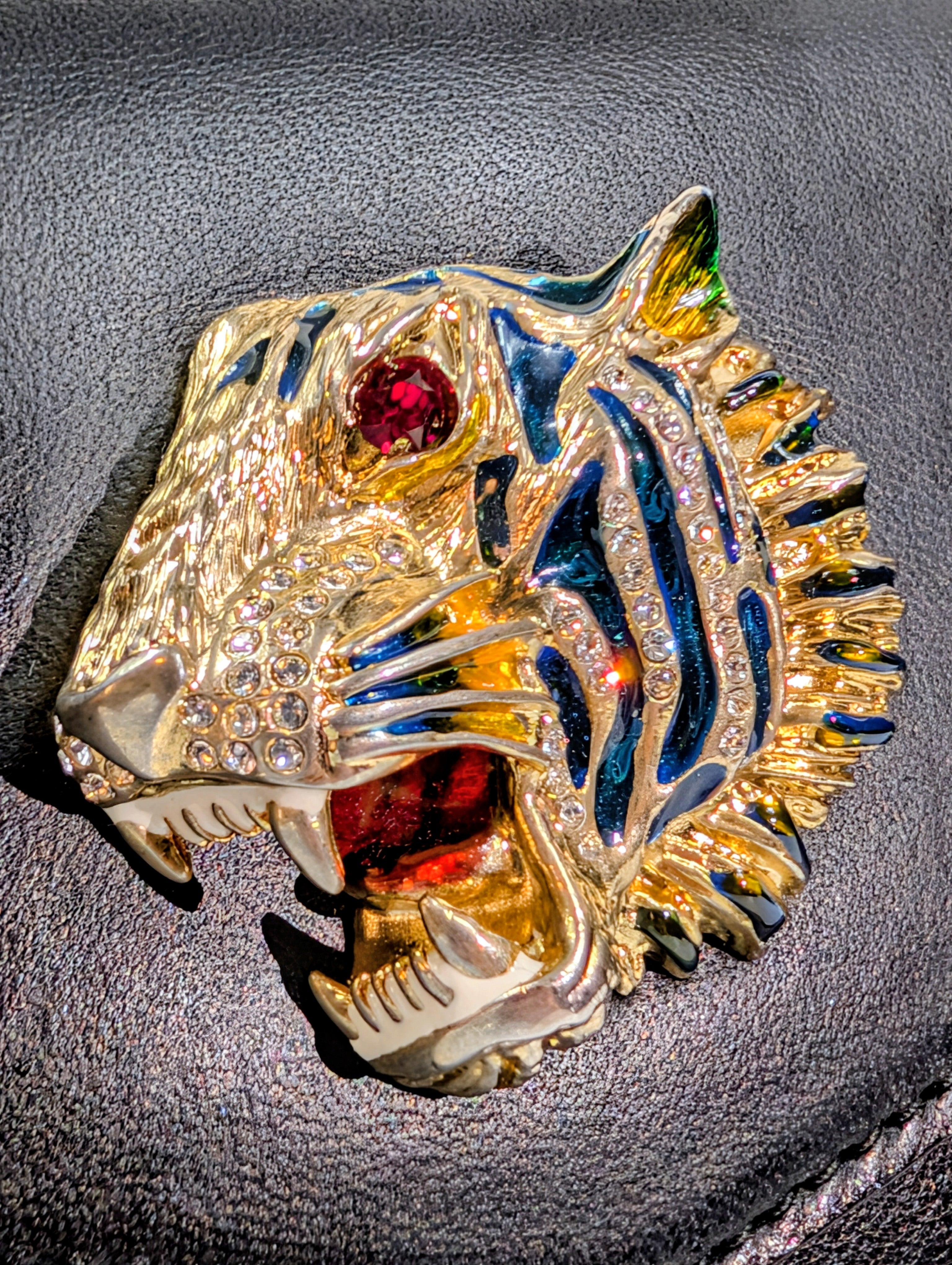 Gucci Black Rajah Broadway Smooth Leather Jeweled Tiger Head Clutch