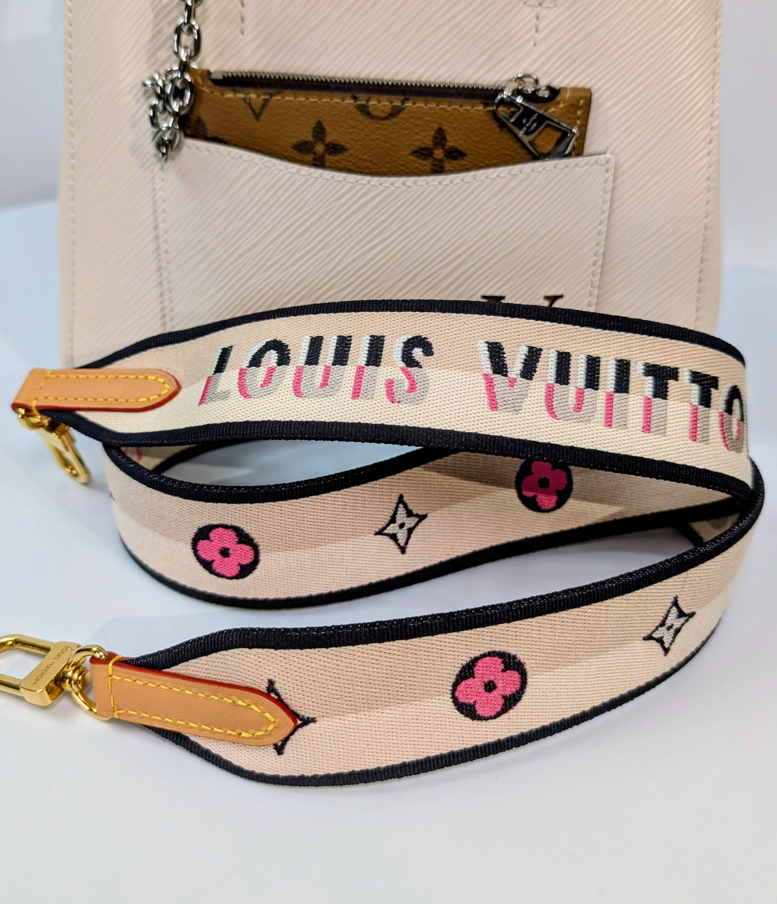 Louis Vuitton Rose Pink Monogram Pochette Métis Handbag