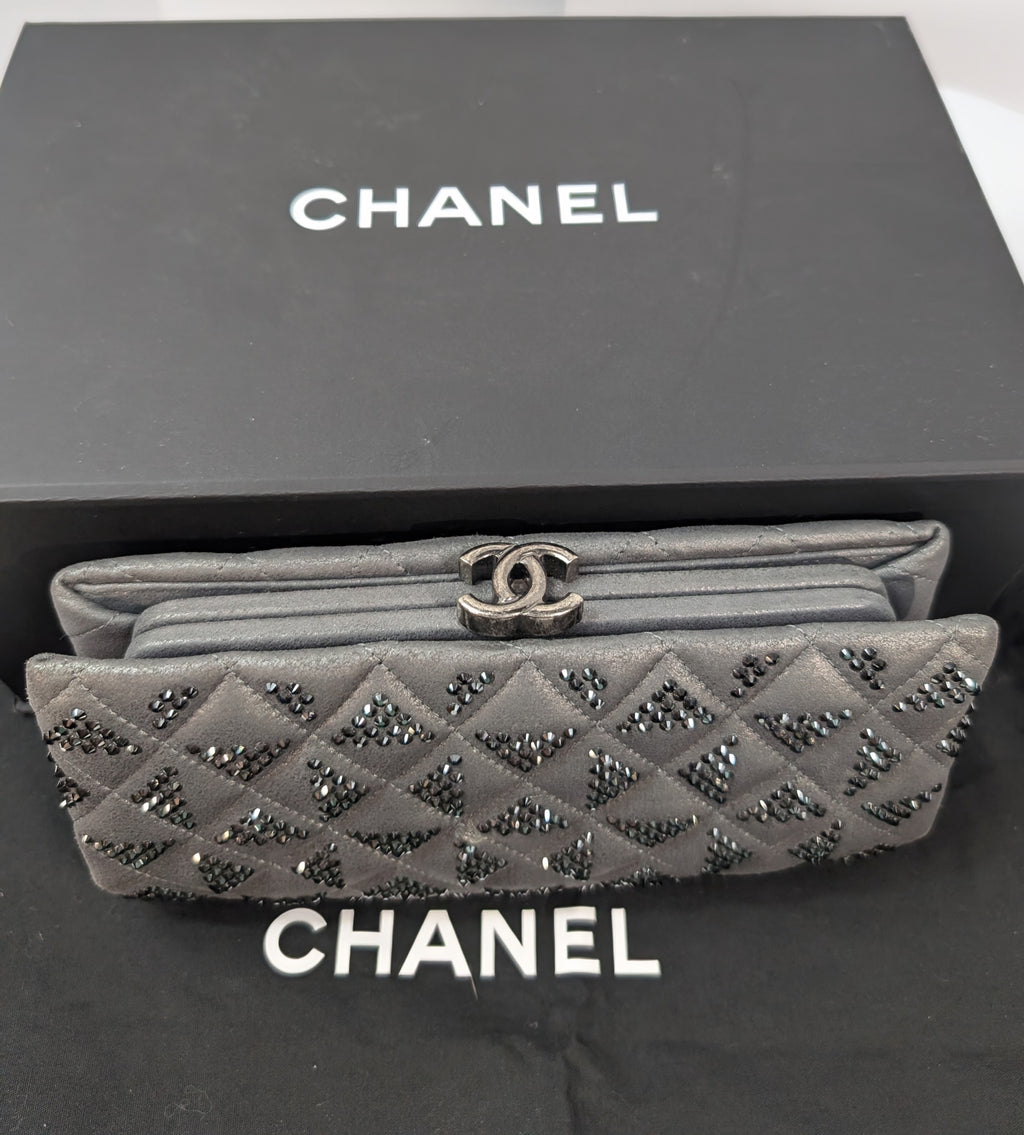 Chanel Gunmetal Iridescent Diamond-Quilted Clutch