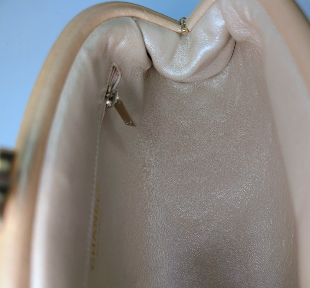 Chanel Pearlescent Gold Half Moon Quilted Lambskin Kisslock Clutch