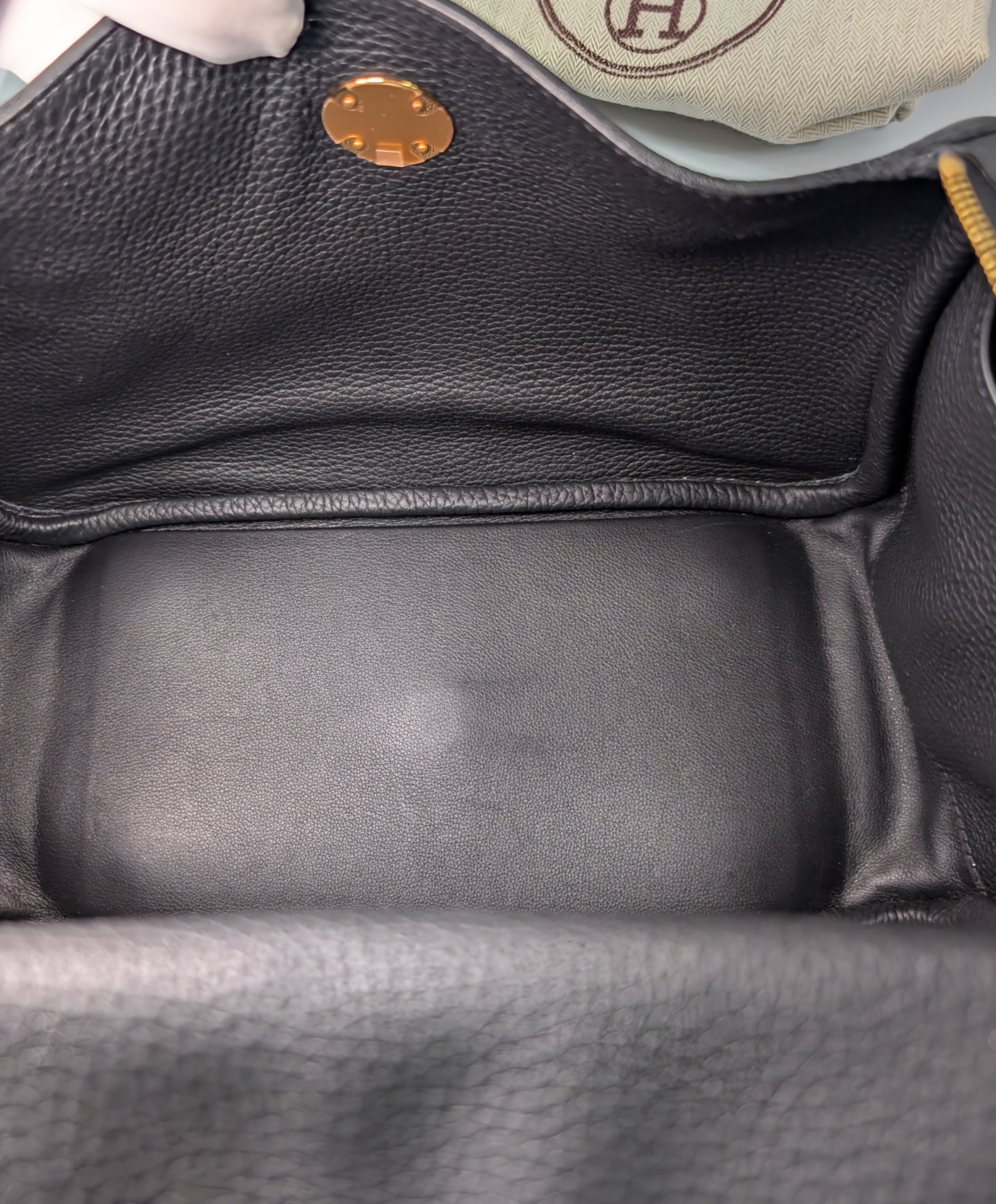 Hermes Black Taurillon Clemence Leather Lindy 26