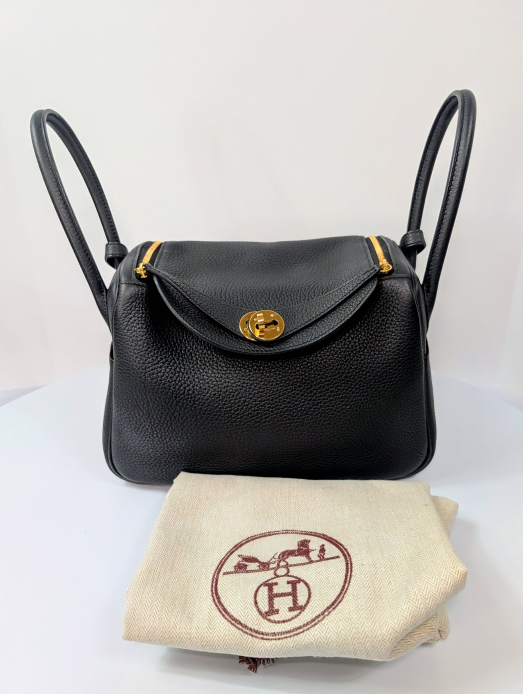 Hermes Black Taurillon Clemence Leather Lindy 26