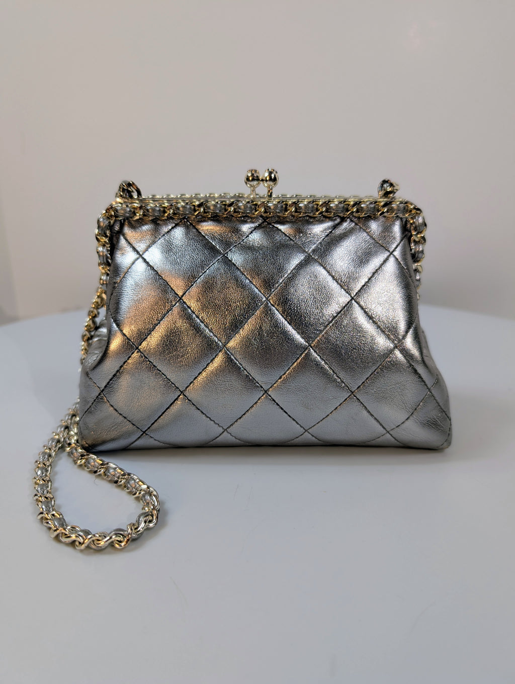 Chanel Vintage Metallic Silver Quilted Lambskin Kisslock Frame Bag (Mini Clutch)
