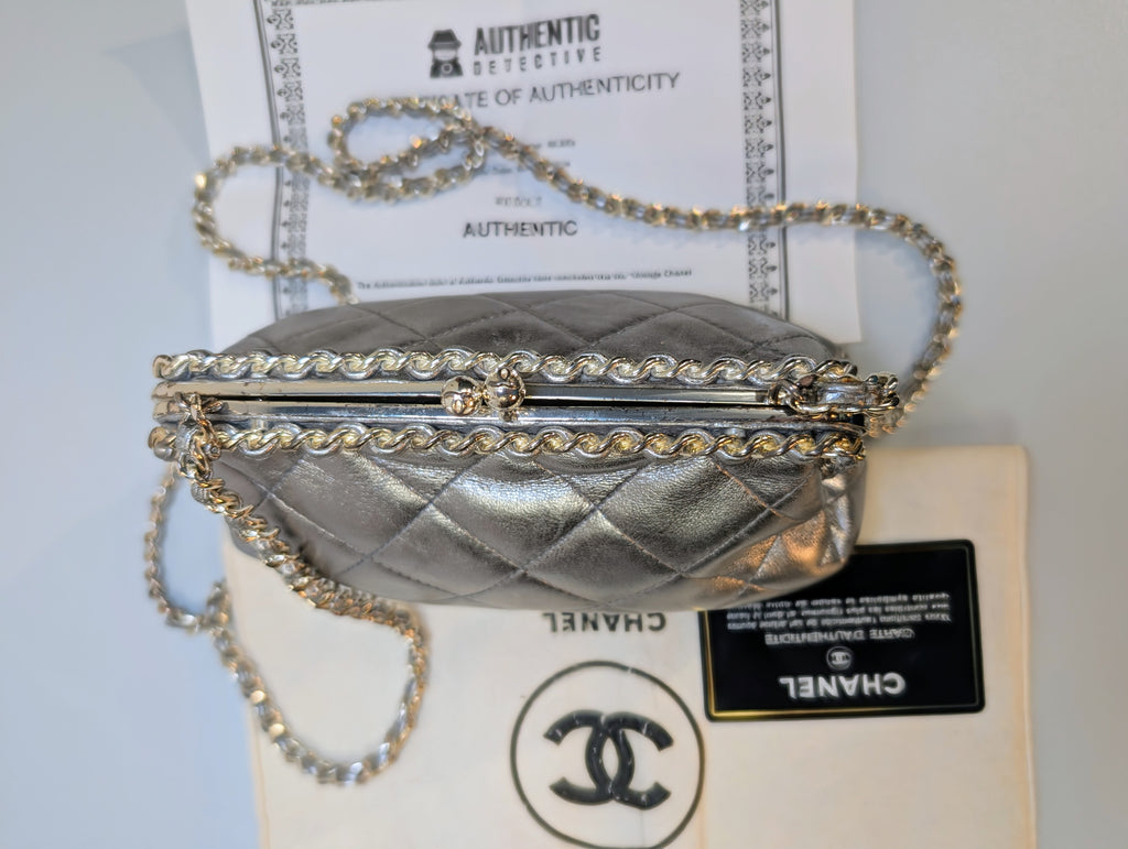 Chanel Vintage Metallic Silver Quilted Lambskin Kisslock Frame Bag (Mini Clutch)