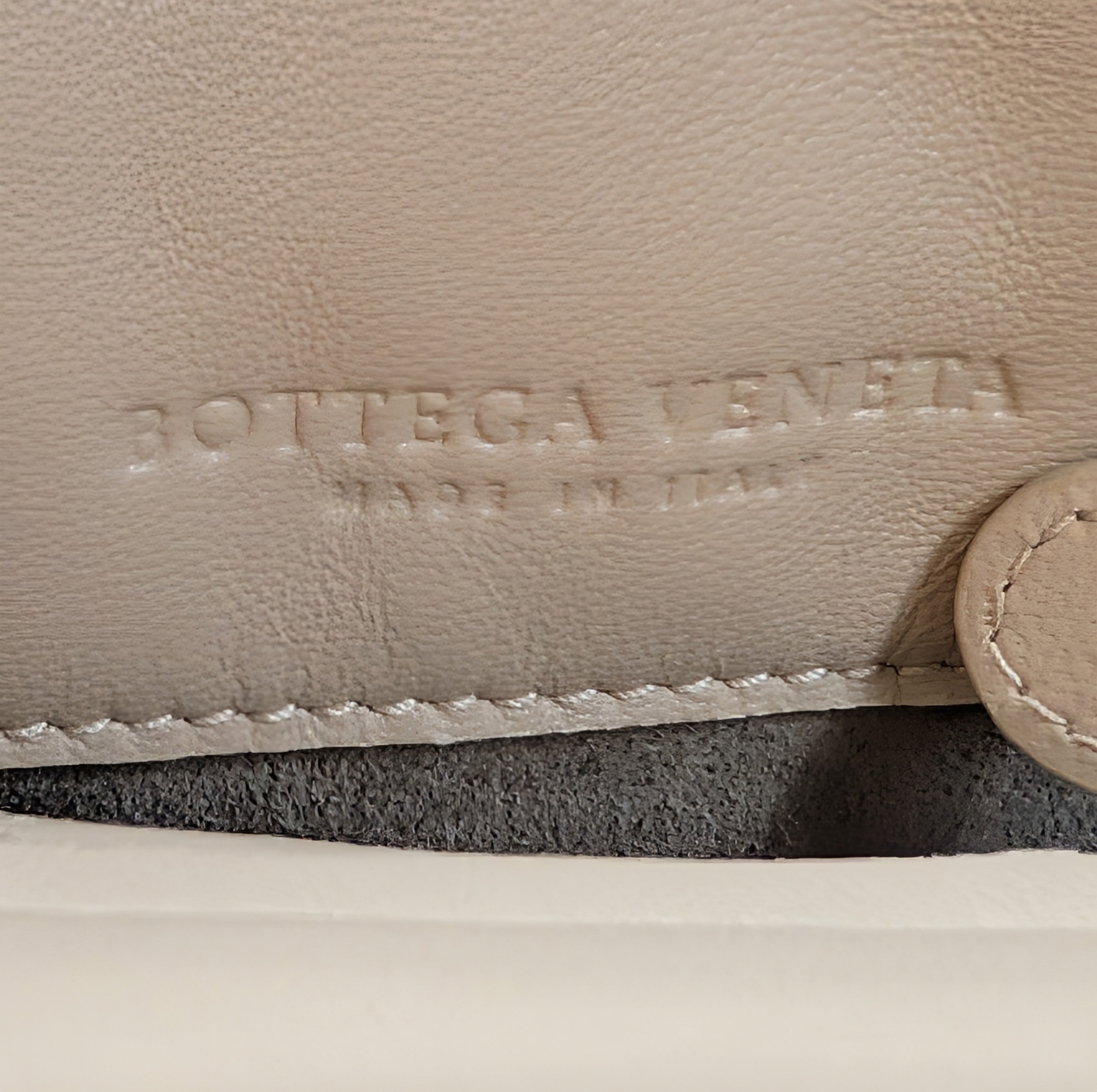 Bottega Venetta Beige/Tan/Brown Intrecciato Nappa Target Bag
