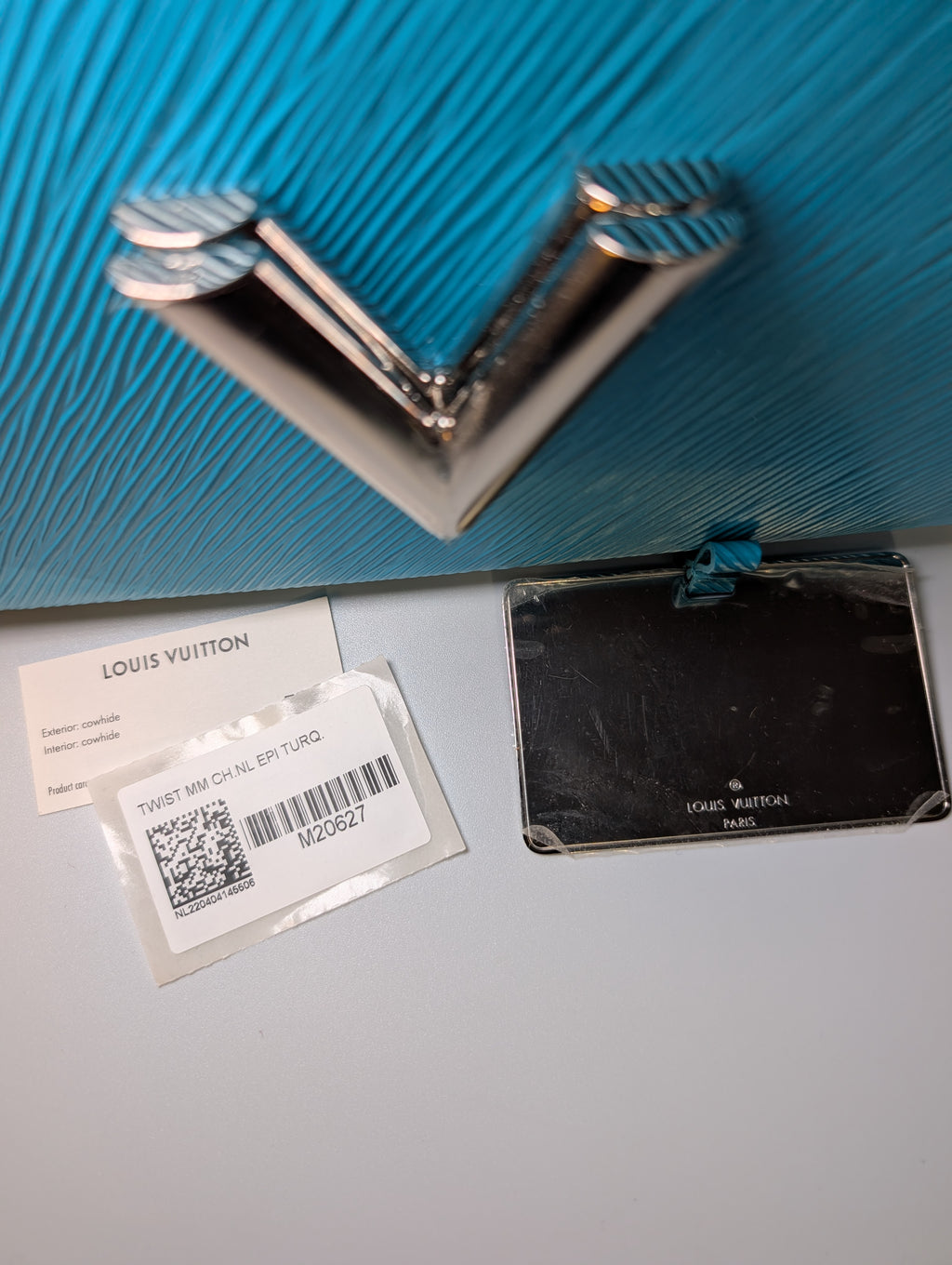 Louis Vuitton Cyan Blue Epi Leather Twist MM Bag