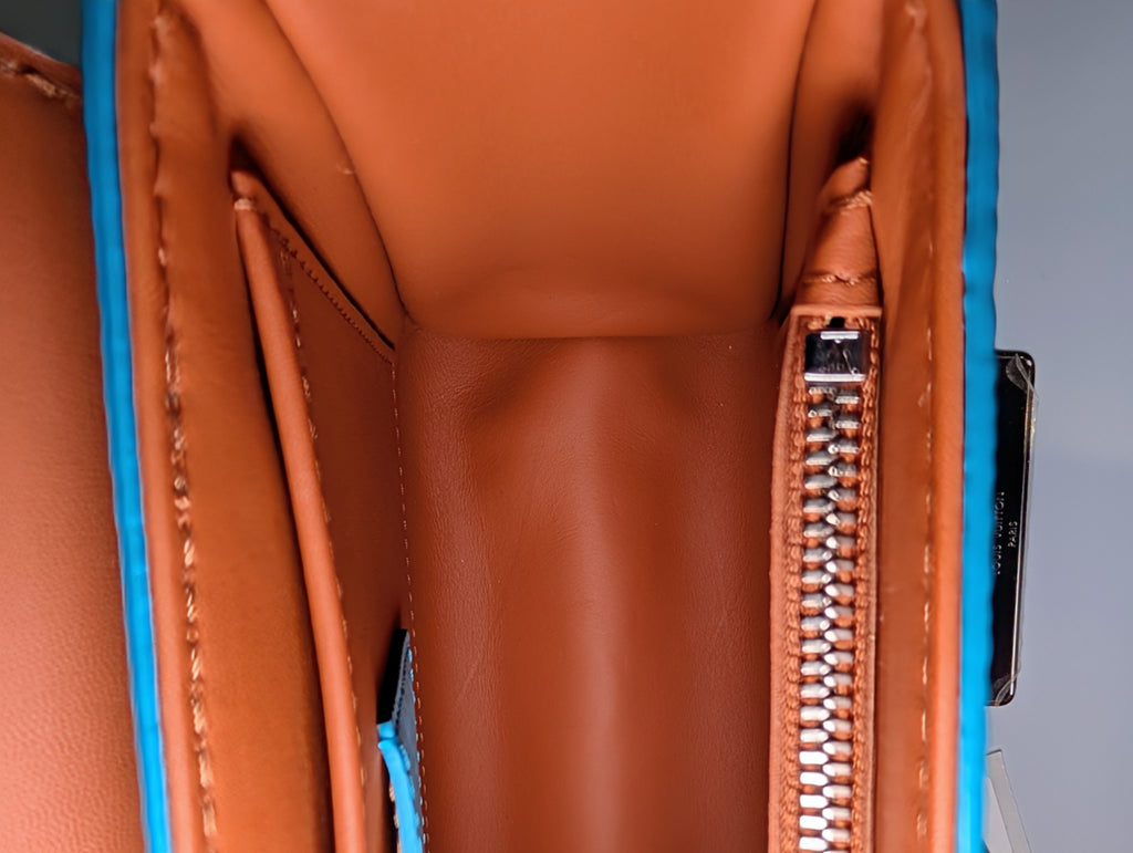 Louis Vuitton Cyan Blue Epi Leather Twist MM Bag