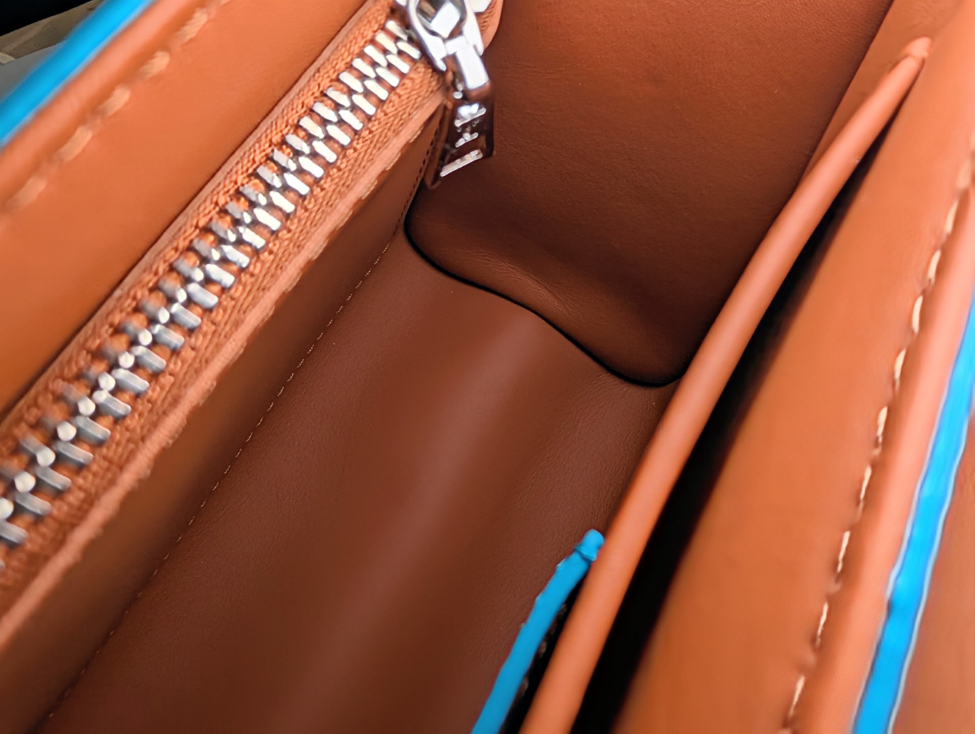 Louis Vuitton Cyan Blue Epi Leather Twist MM Bag