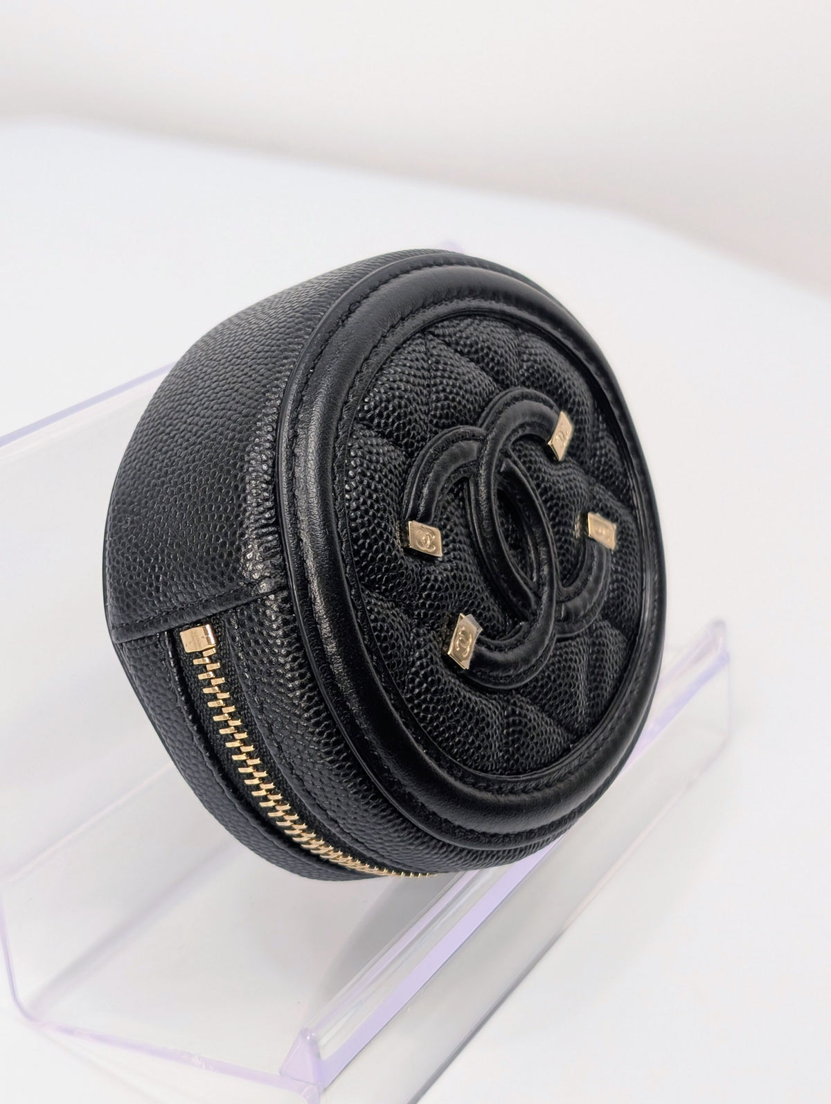 Chanel Black CC Filigree Quilted Caviar Oval Zip Coin Purse Wallet