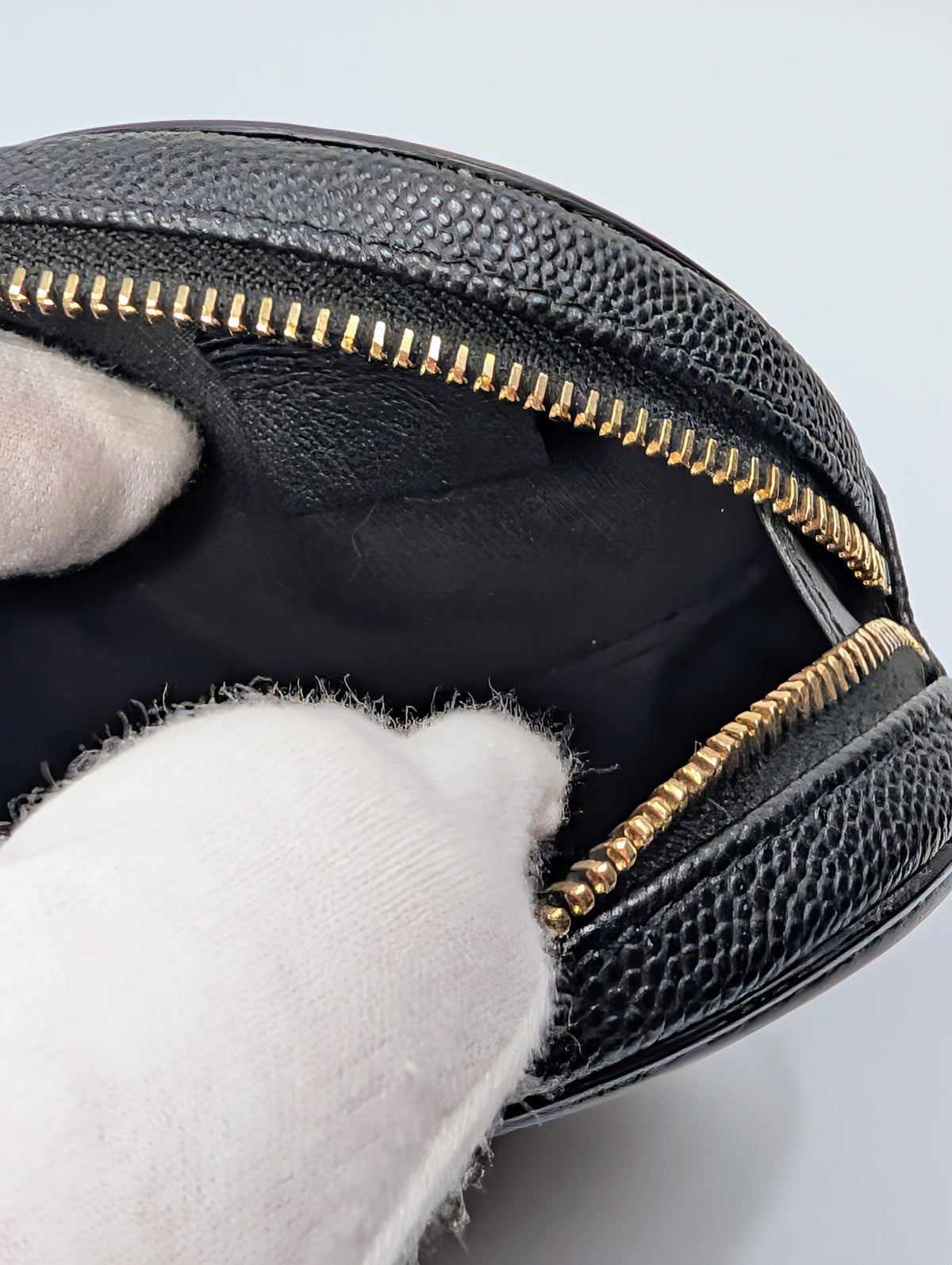 Chanel Black CC Filigree Quilted Caviar Oval Zip Coin Purse Wallet