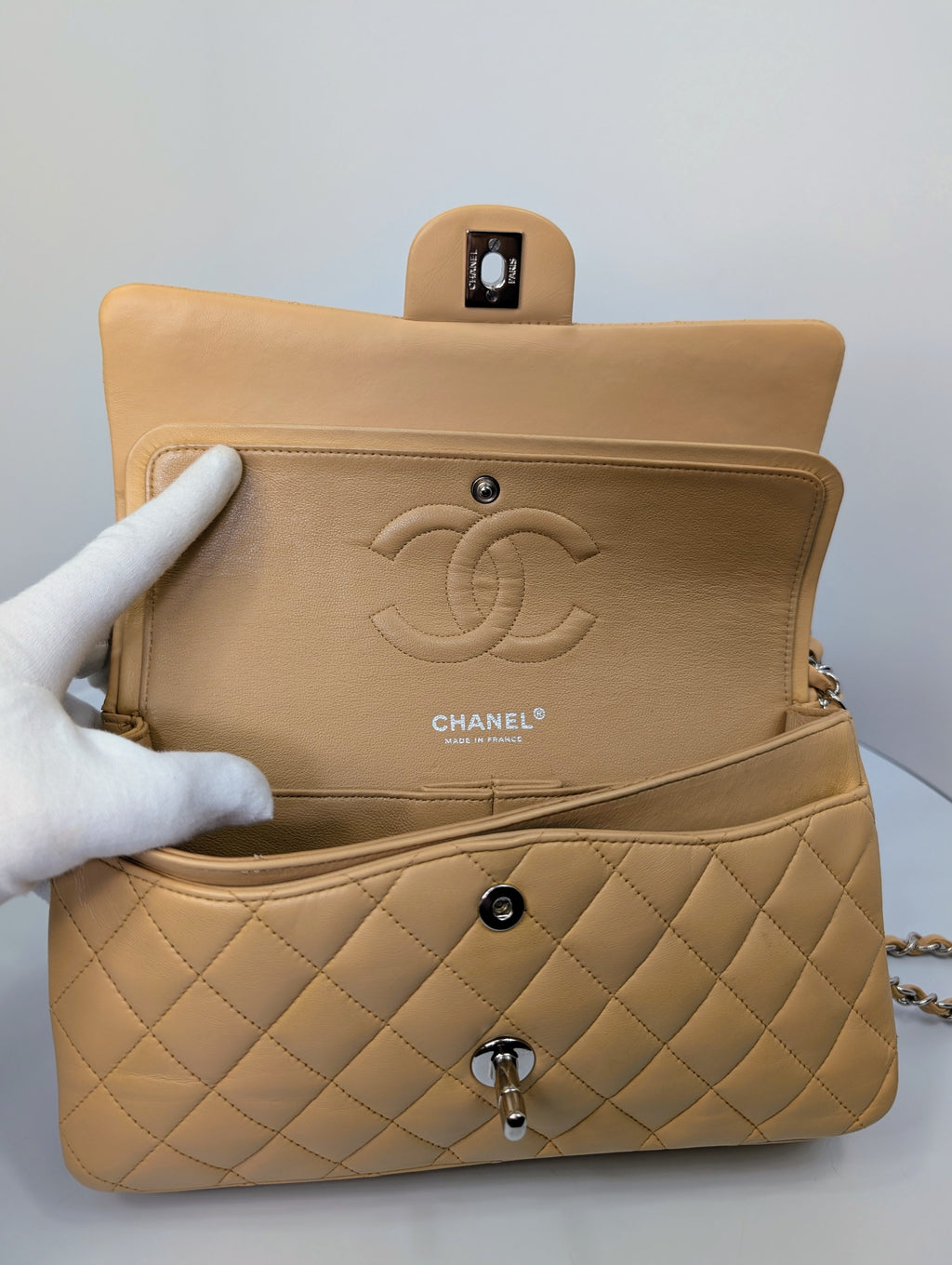 Chanel Vintage Beige Clair Lambskin Classic Medium Double Flap Shoulder Bag