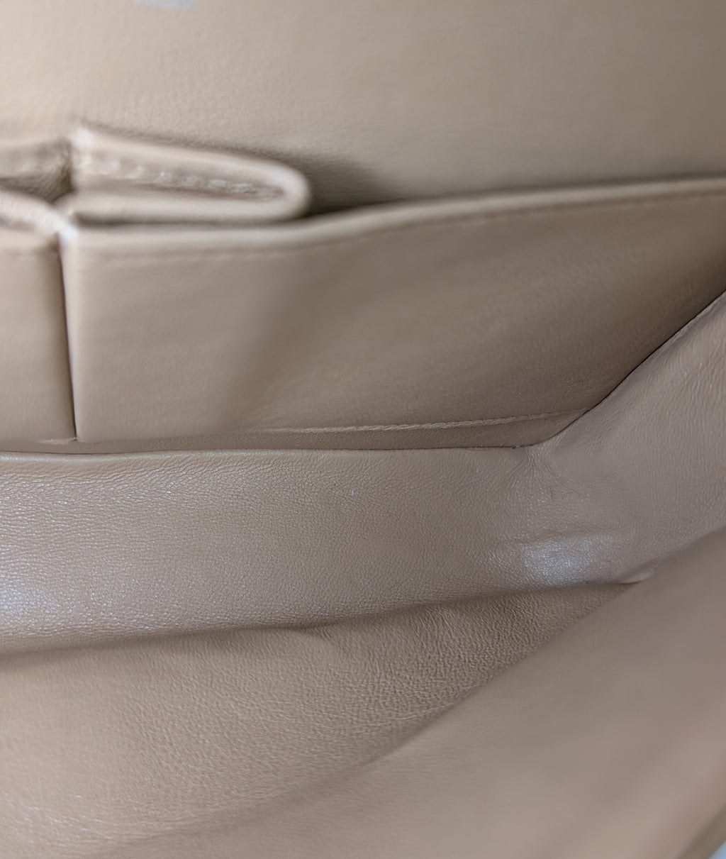 Chanel Vintage Beige Clair Lambskin Classic Medium Double Flap Shoulder Bag